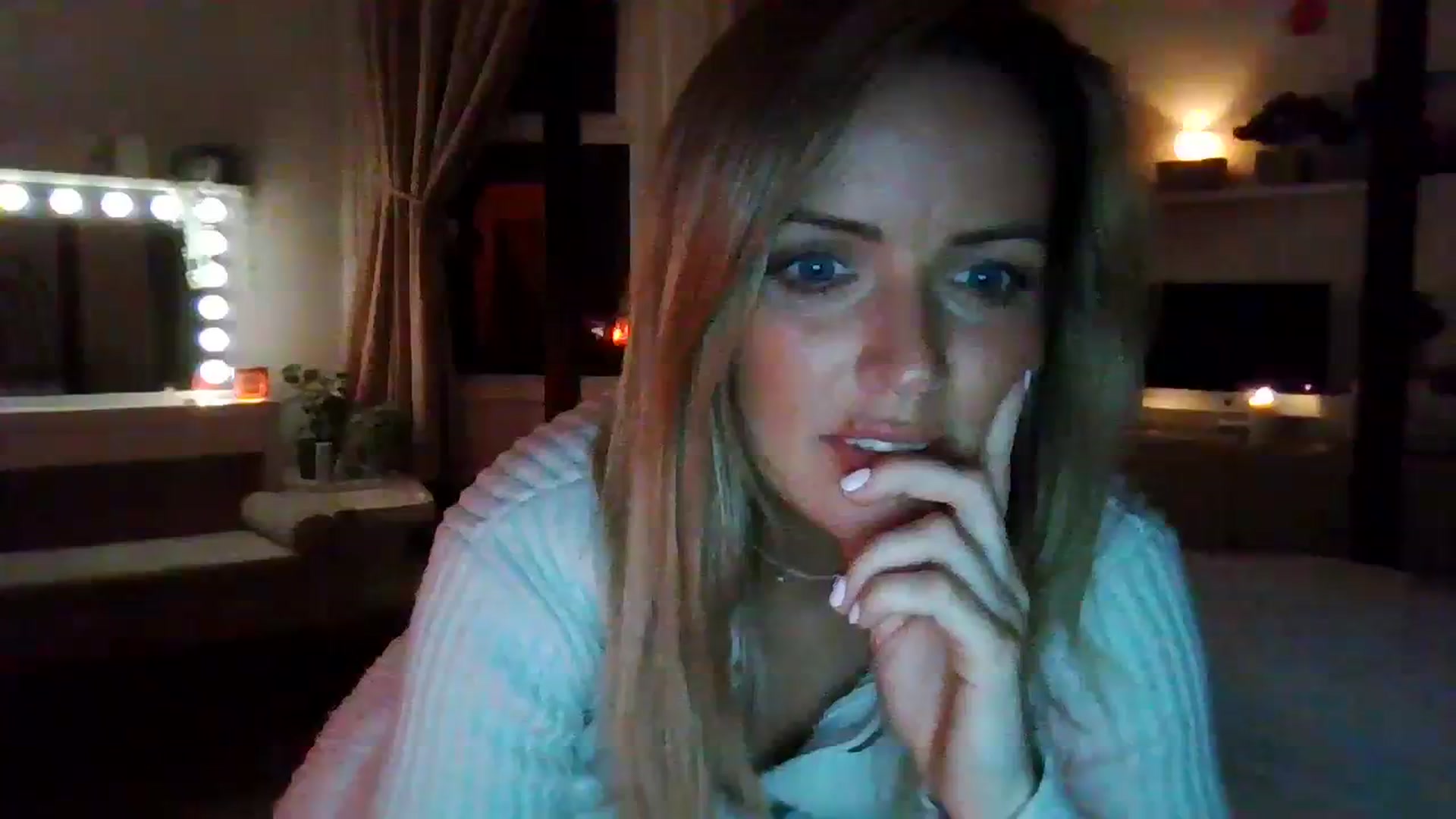 Gallery image thumbnail from Courtney's myfreecams stream on, 10/10/2023, 21:29 image 12 of 20
