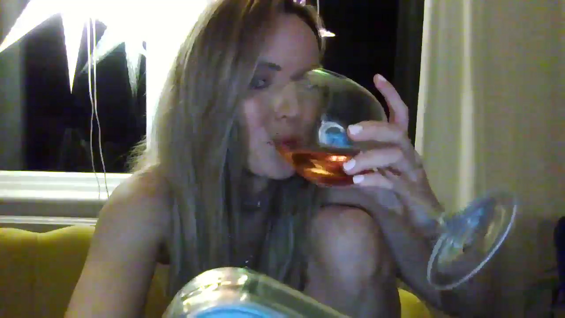 Gallery image thumbnail from Courtney's myfreecams stream on, 10/13/2023, 23:37 image 10 of 20