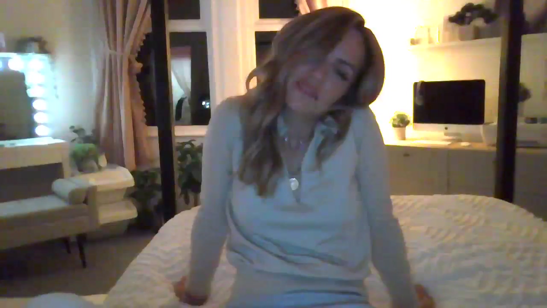 Gallery image thumbnail from Courtney's myfreecams stream on, 10/19/2023, 20:51 image 20 of 20