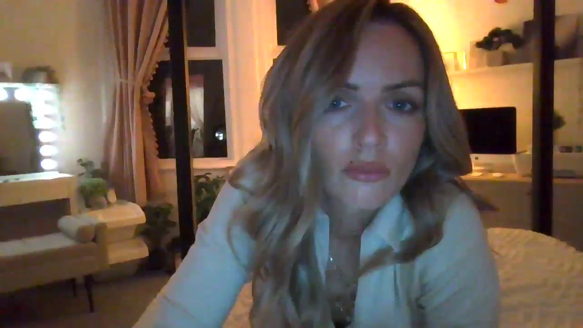 Gallery image thumbnail from Courtney's myfreecams stream on, 10/19/2023, 20:51 image 12 of 20