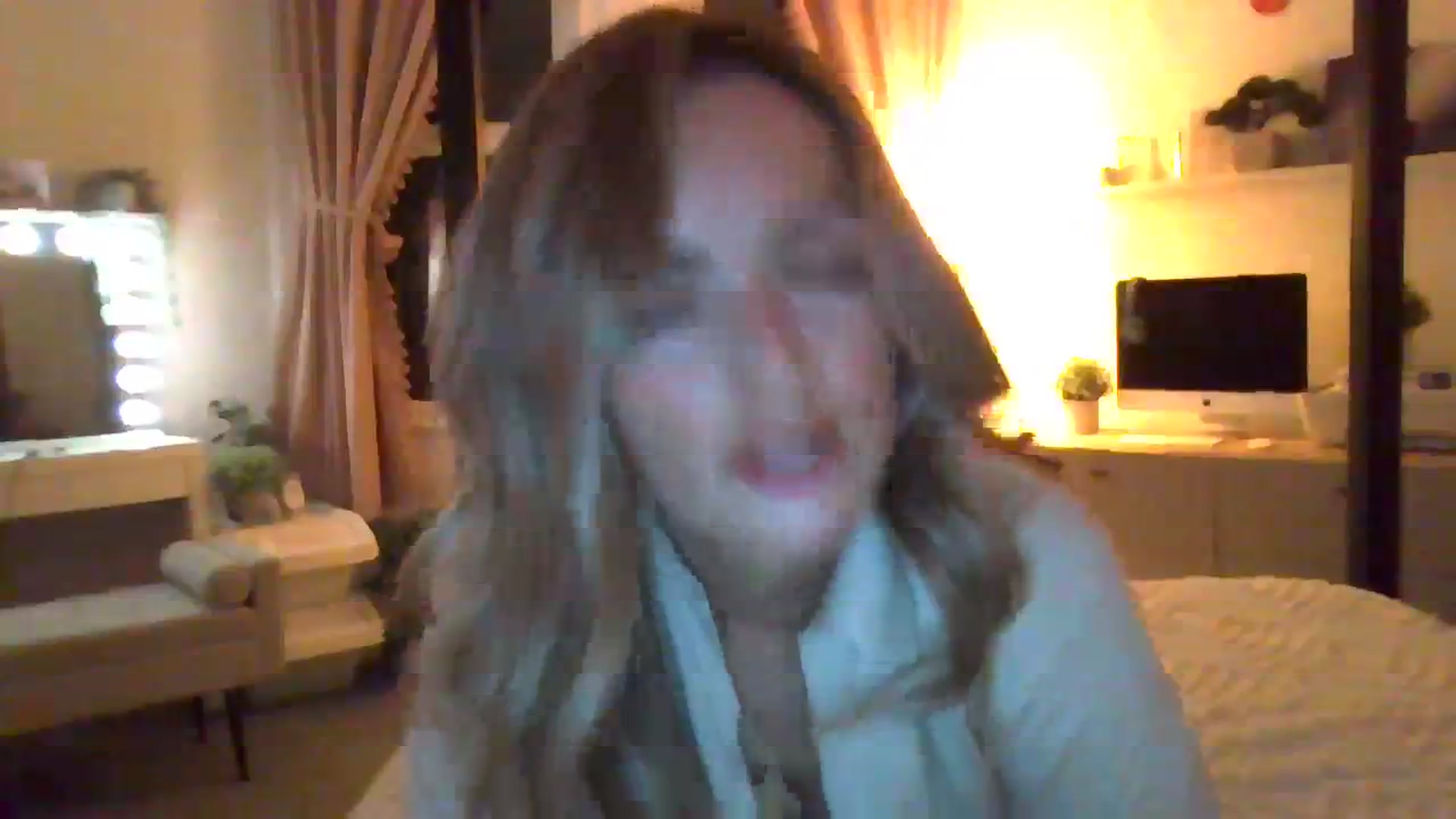 Gallery image thumbnail from Courtney's myfreecams stream on, 10/19/2023, 20:51 image 11 of 20