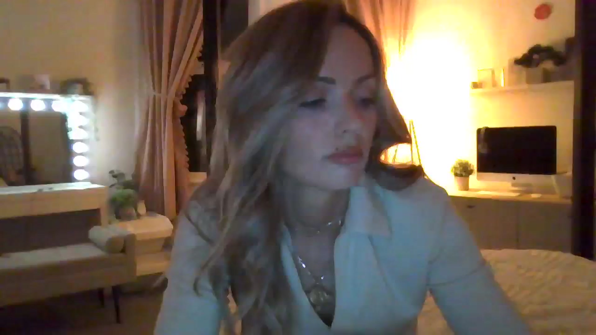 Gallery image thumbnail from Courtney's myfreecams stream on, 10/19/2023, 20:51 image 1 of 20