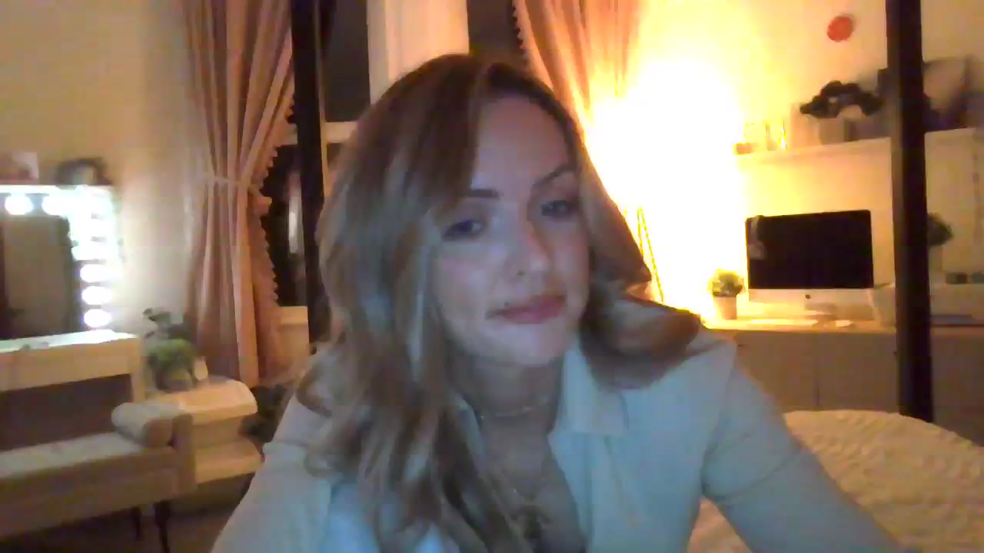 Gallery image thumbnail from Courtney's myfreecams stream on, 10/19/2023, 20:51 image 6 of 20