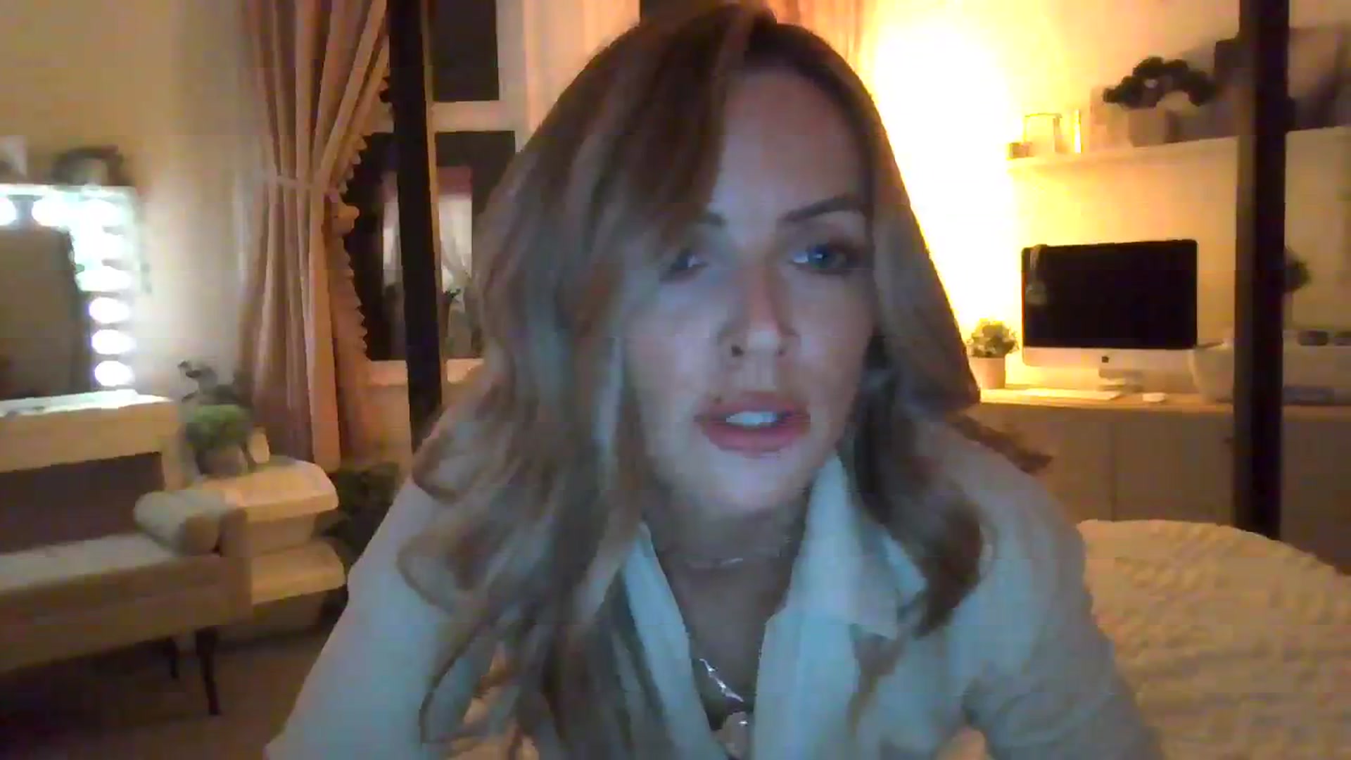 Gallery image thumbnail from Courtney's myfreecams stream on, 10/19/2023, 20:51 image 14 of 20