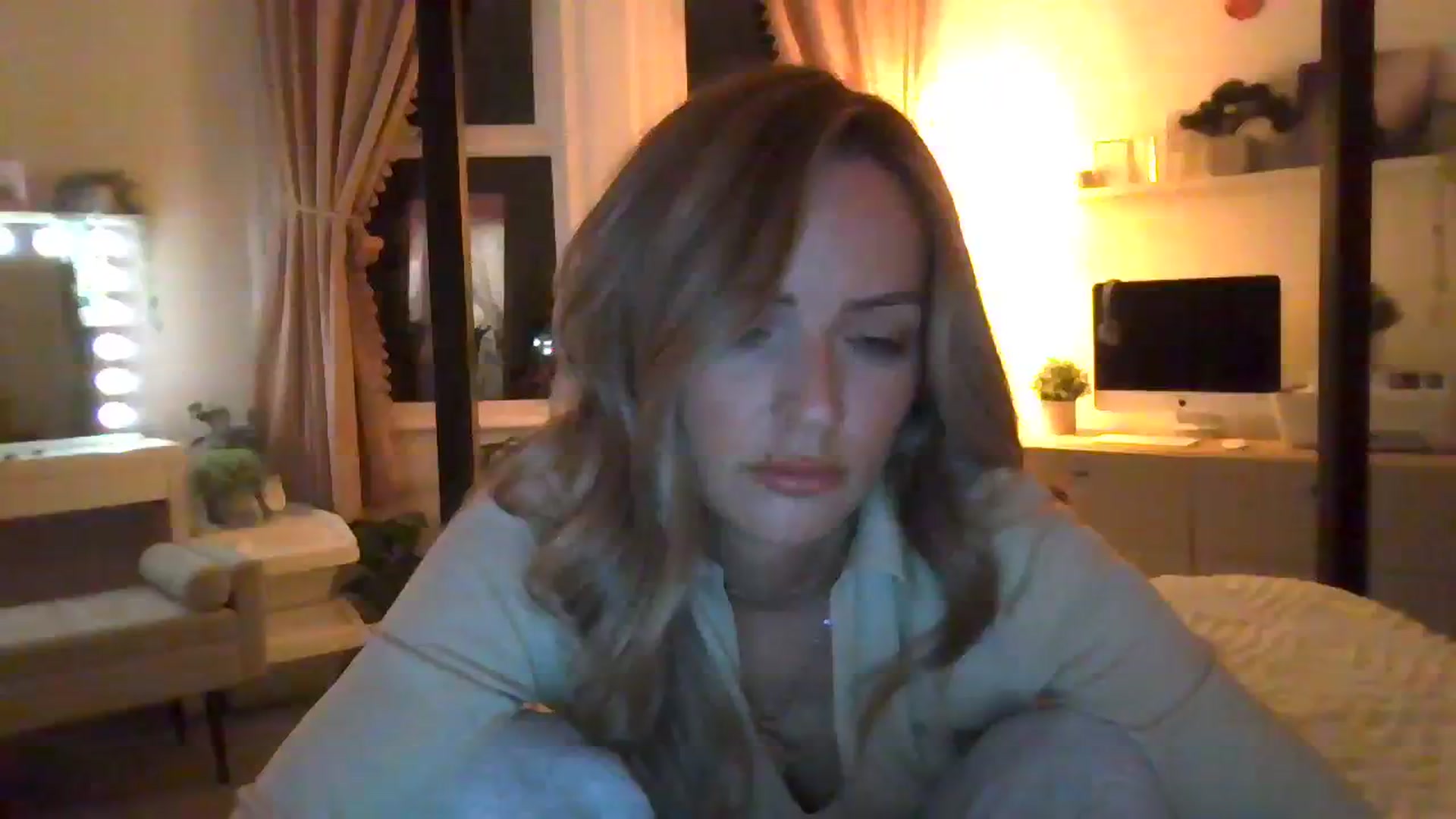 Gallery image thumbnail from Courtney's myfreecams stream on, 10/19/2023, 20:51 image 16 of 20