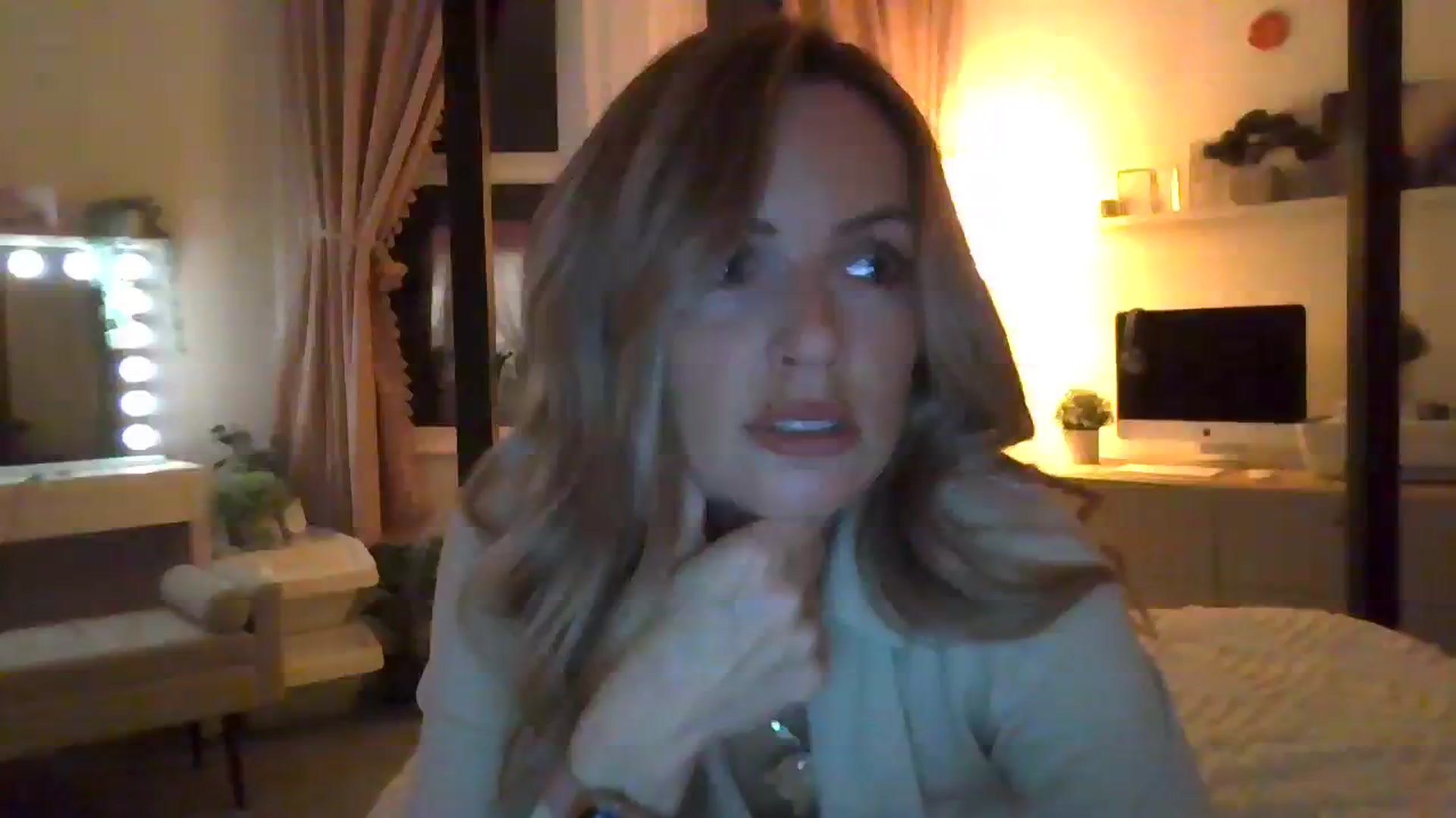 Gallery image thumbnail from Courtney's myfreecams stream on, 10/19/2023, 20:51 image 7 of 20