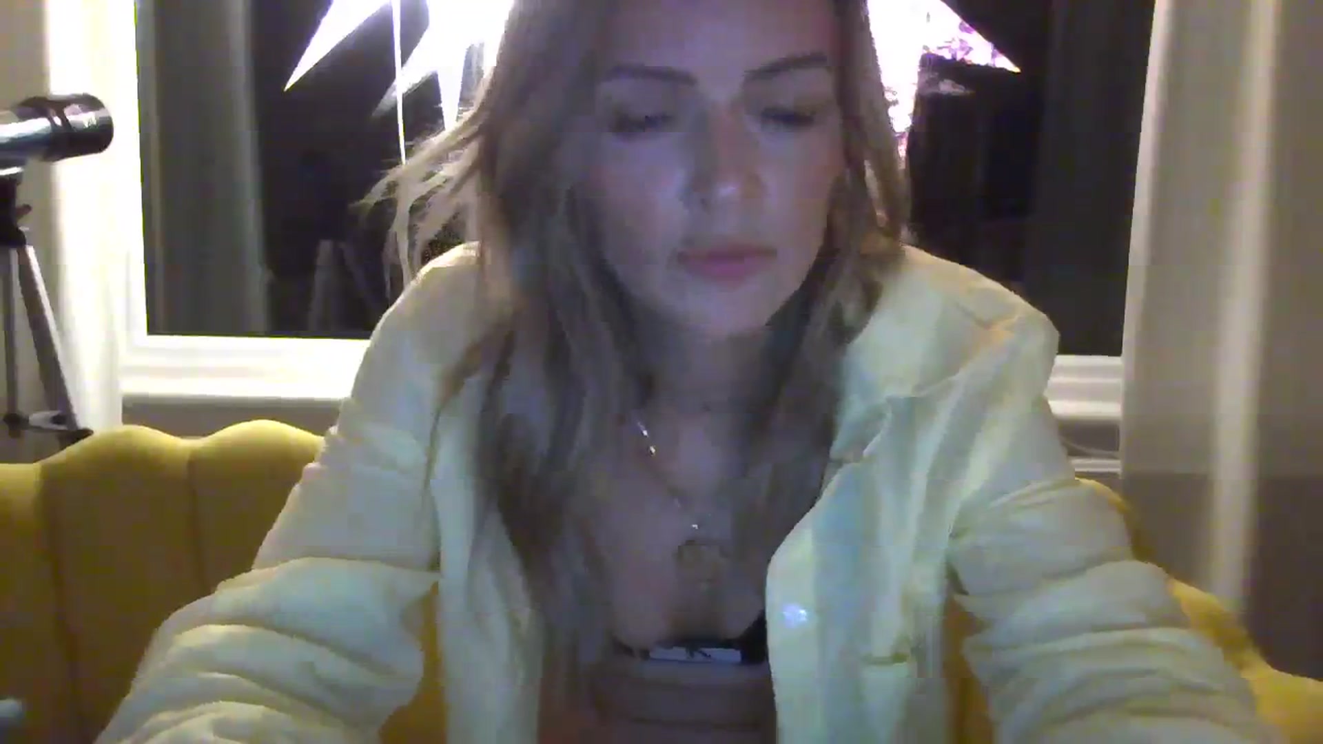 Gallery image thumbnail from Courtney's myfreecams stream on, 10/21/2023, 23:31 image 17 of 20
