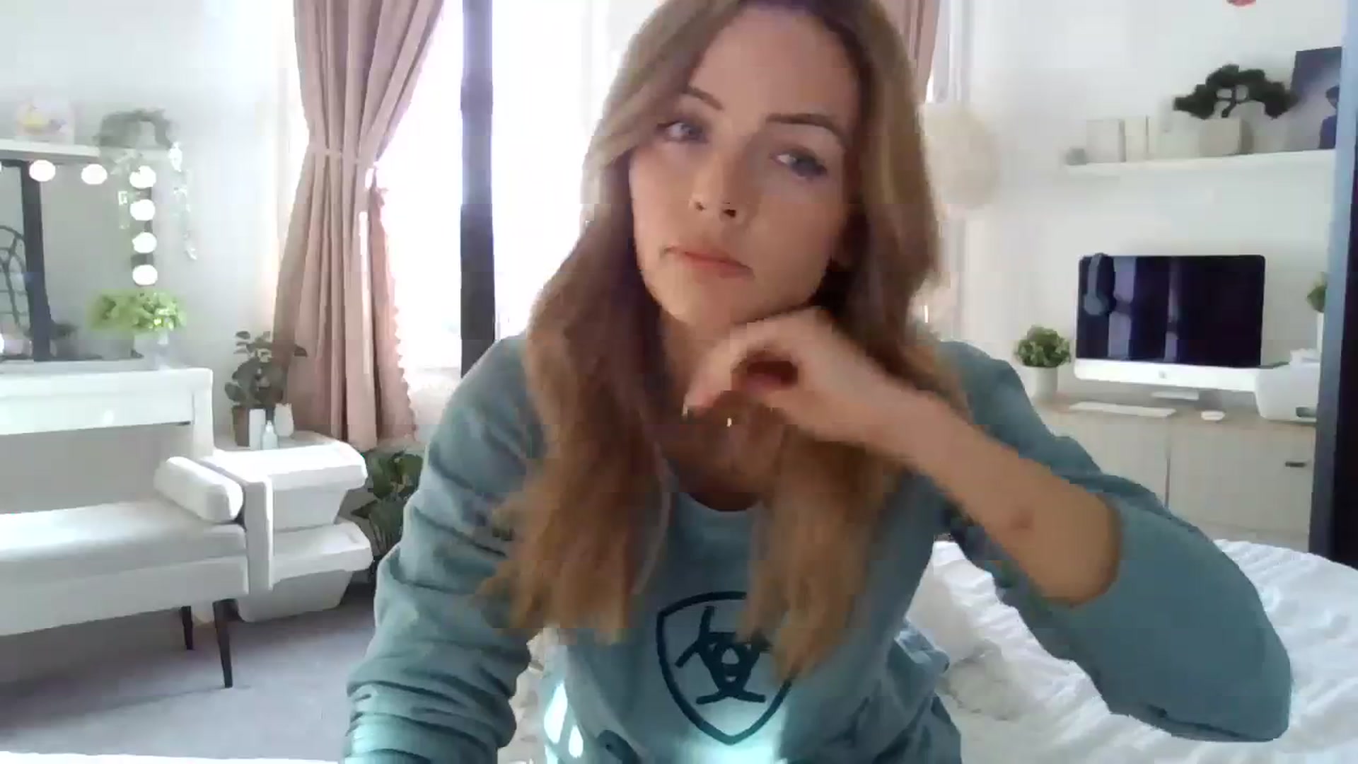 Gallery image thumbnail from Courtney's myfreecams stream on, 10/22/2023, 09:15 image 5 of 20