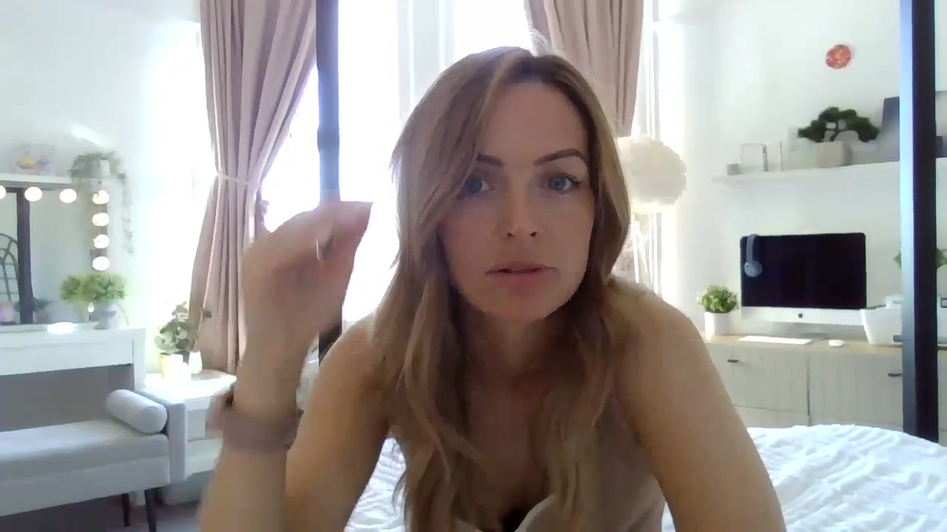 Gallery image thumbnail from Courtney's myfreecams stream on, 10/22/2023, 11:01 image 15 of 20