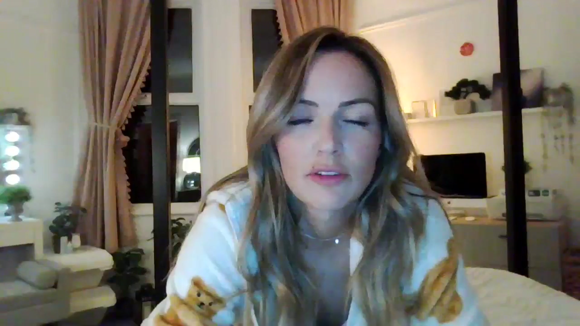 Gallery image thumbnail from Courtney's myfreecams stream on, 10/22/2023, 20:43 image 5 of 20