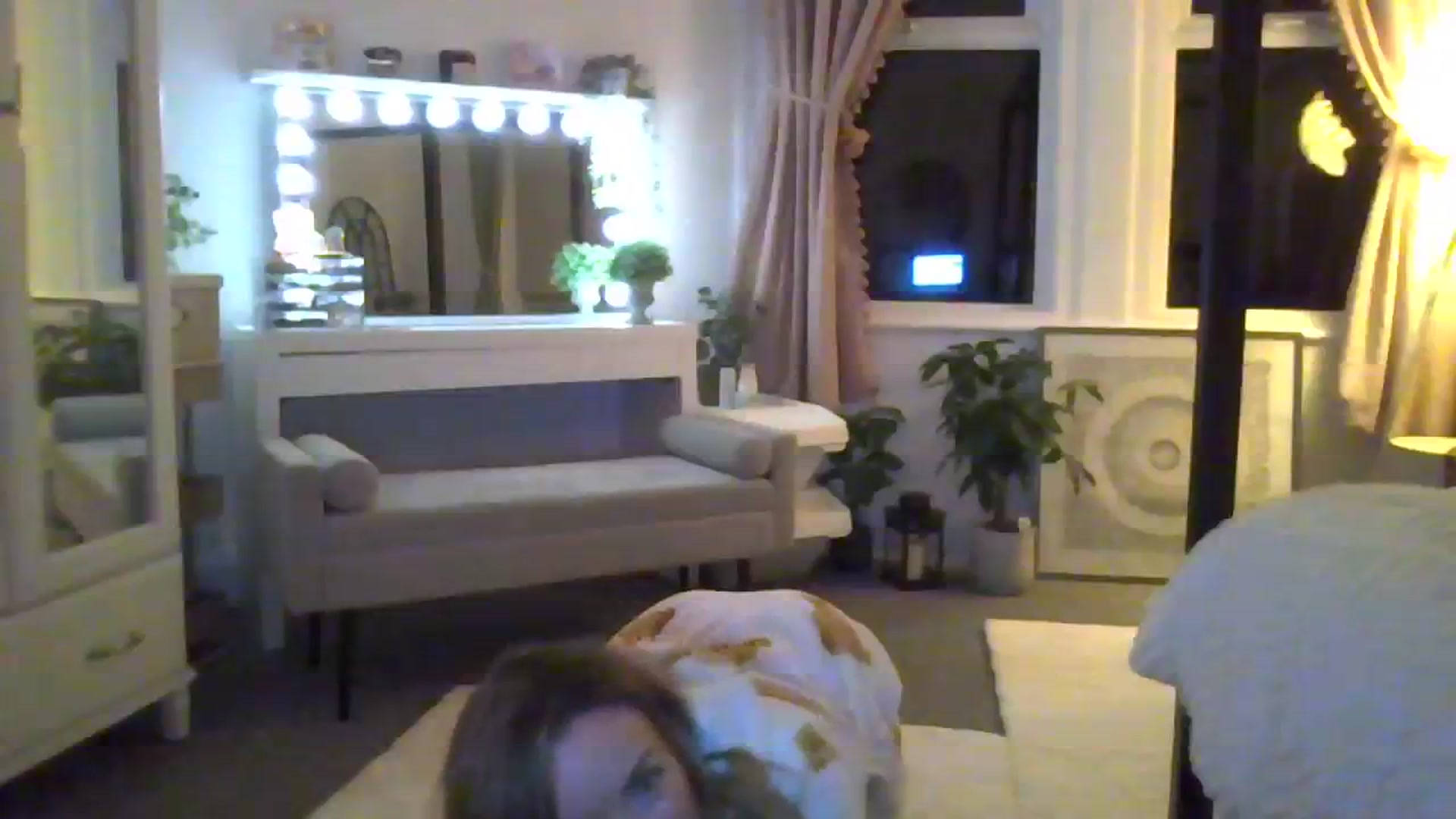 Gallery image thumbnail from Courtney's myfreecams stream on, 10/22/2023, 20:43 image 18 of 20