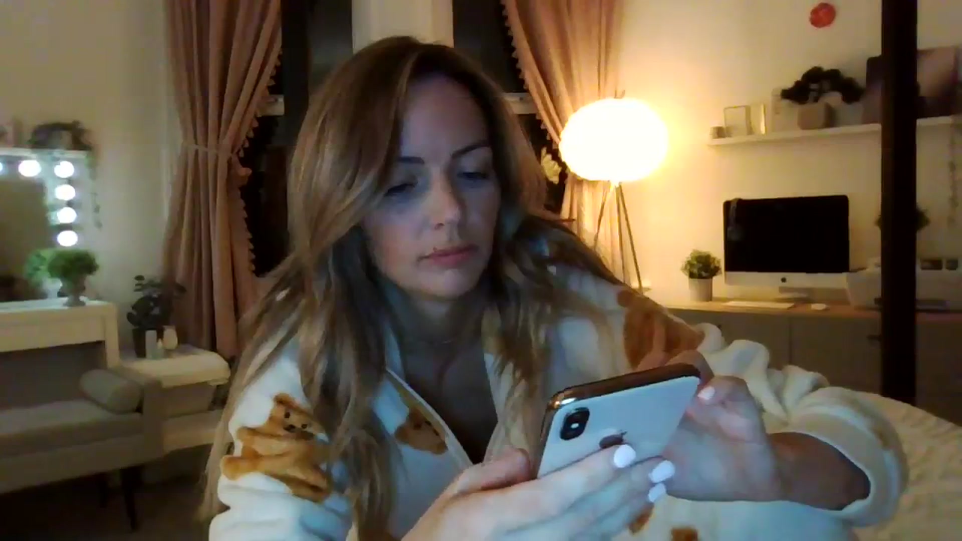 Gallery image thumbnail from Courtney's myfreecams stream on, 10/22/2023, 20:43 image 11 of 20