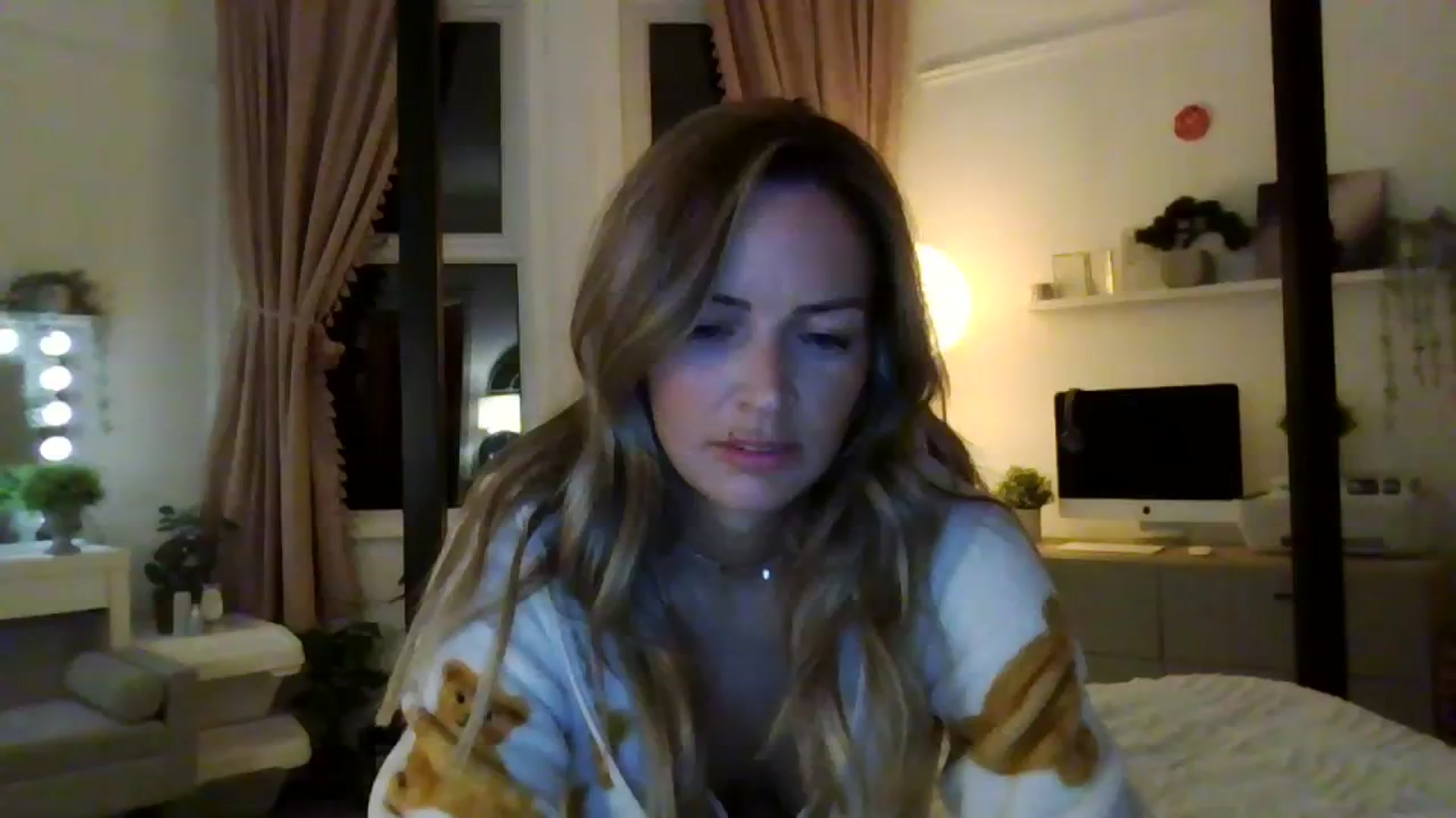 Gallery image thumbnail from Courtney's myfreecams stream on, 10/22/2023, 20:43 image 3 of 20