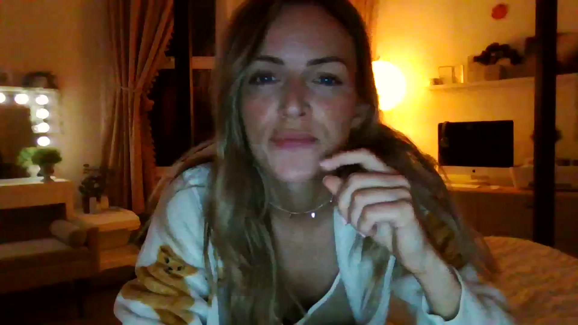 Gallery image thumbnail from Courtney's myfreecams stream on, 10/22/2023, 20:43 image 16 of 20