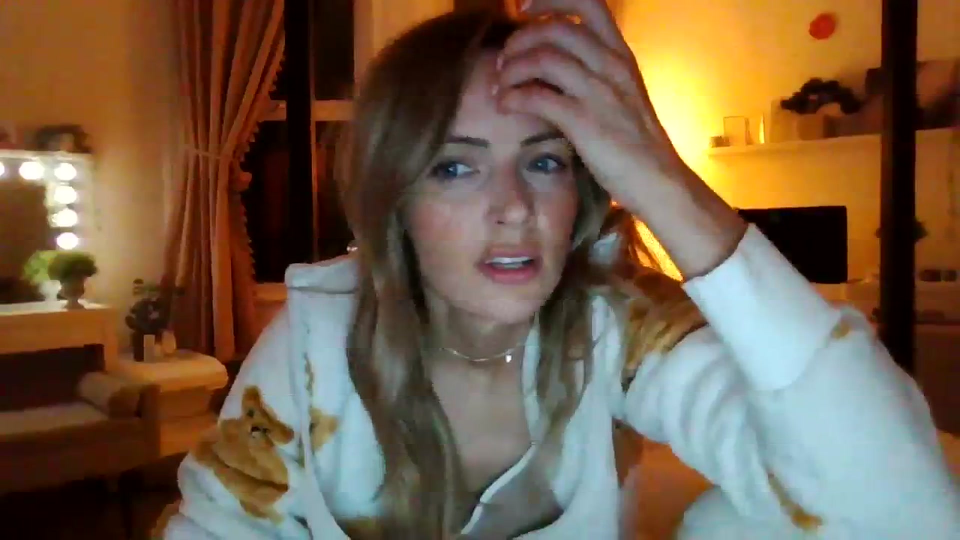 Gallery image thumbnail from Courtney's myfreecams stream on, 10/22/2023, 20:43 image 17 of 20