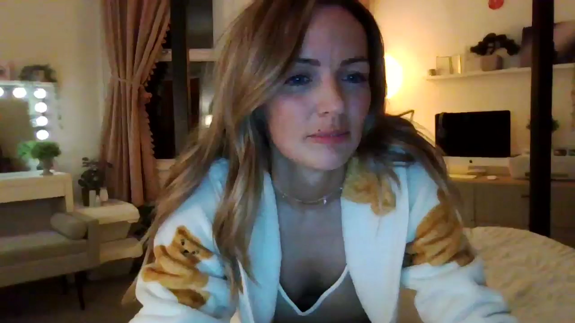Gallery image thumbnail from Courtney's myfreecams stream on, 10/22/2023, 20:43 image 15 of 20