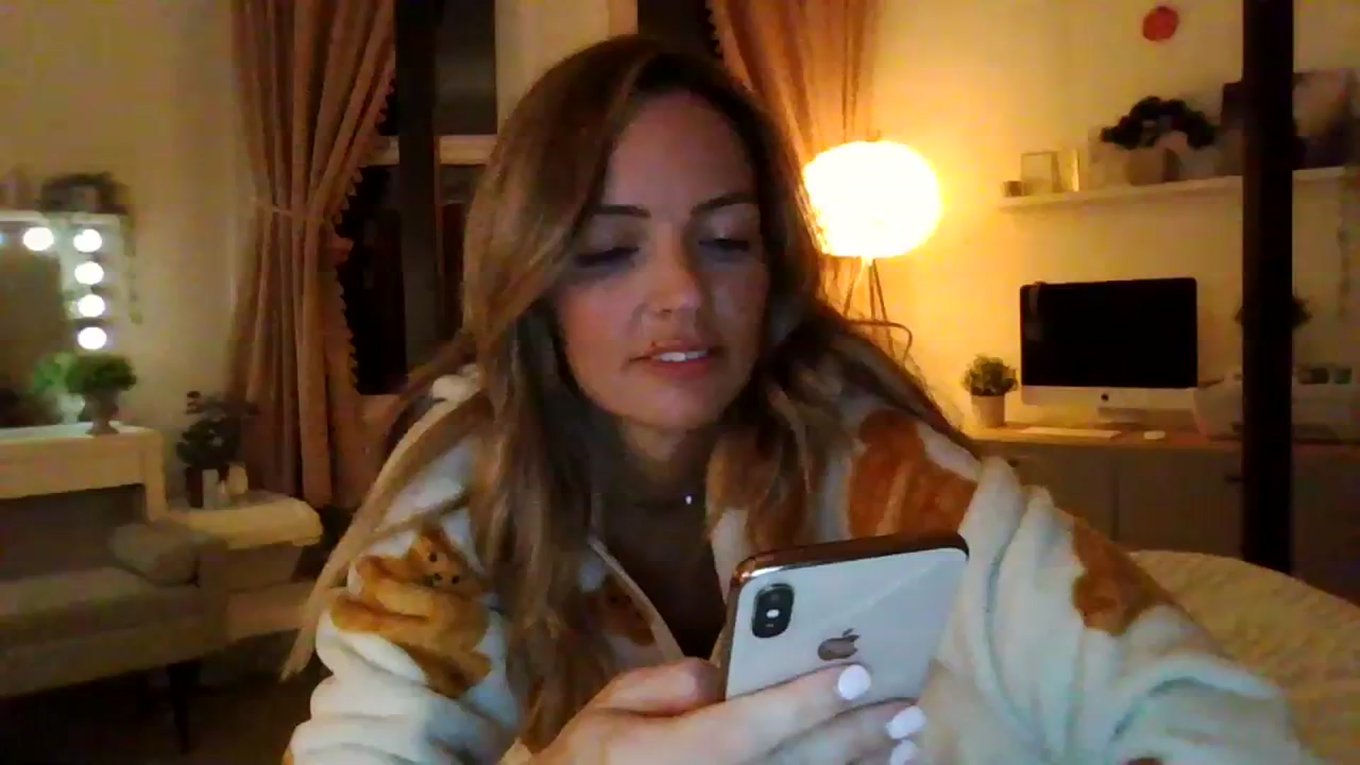 Gallery image thumbnail from Courtney's myfreecams stream on, 10/22/2023, 20:43 image 13 of 20
