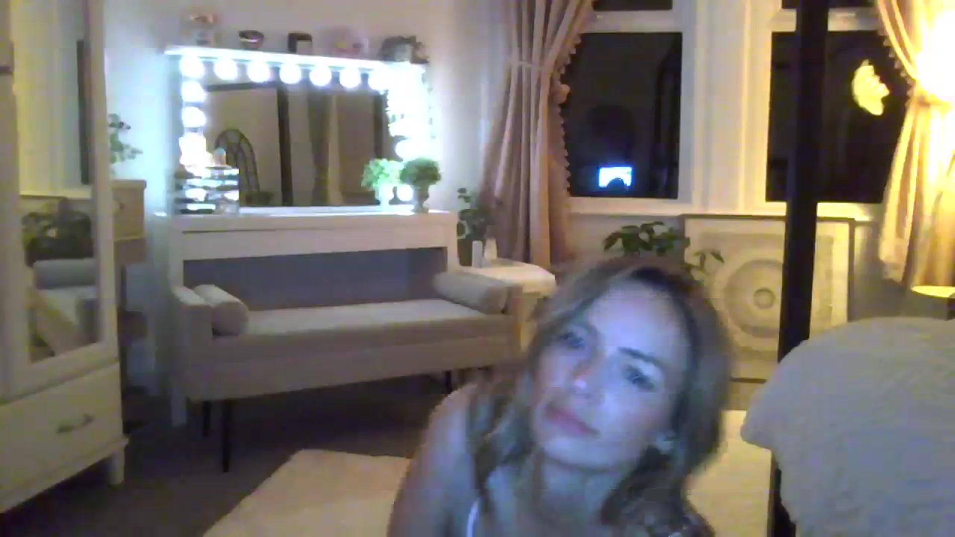 Gallery image thumbnail from Courtney's myfreecams stream on, 10/22/2023, 20:43 image 19 of 20