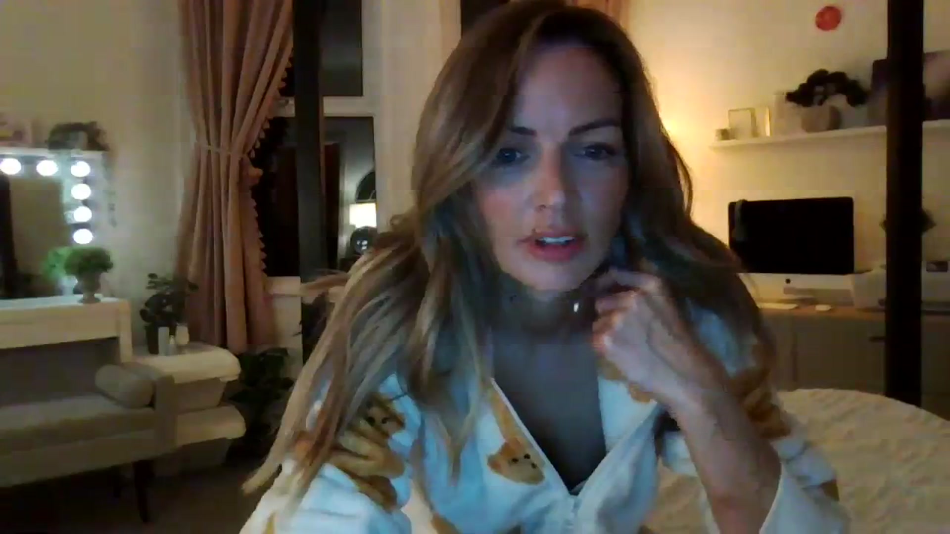 Gallery image thumbnail from Courtney's myfreecams stream on, 10/22/2023, 20:43 image 8 of 20