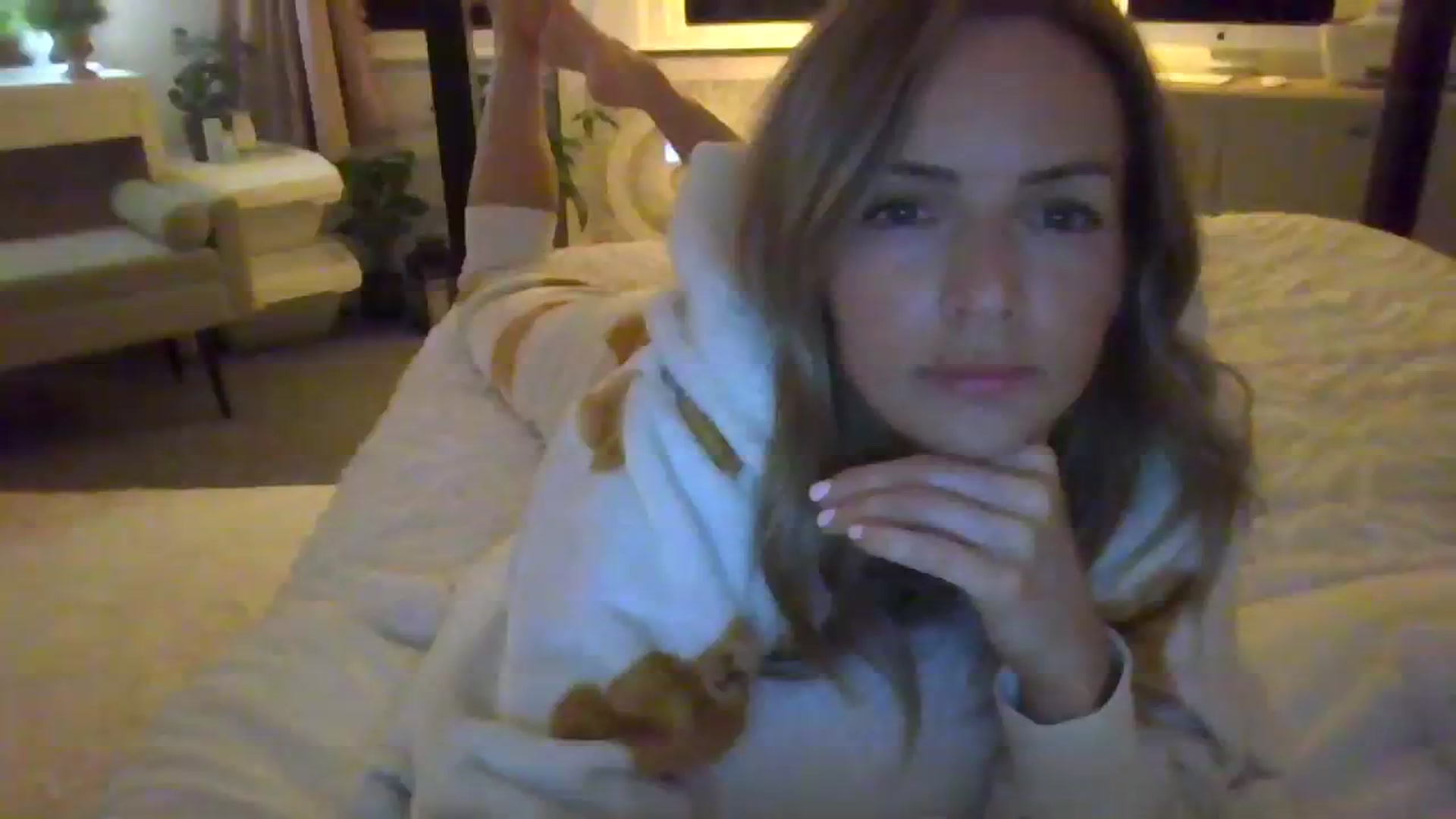 Gallery image thumbnail from Courtney's myfreecams stream on, 10/22/2023, 21:20 image 1 of 20
