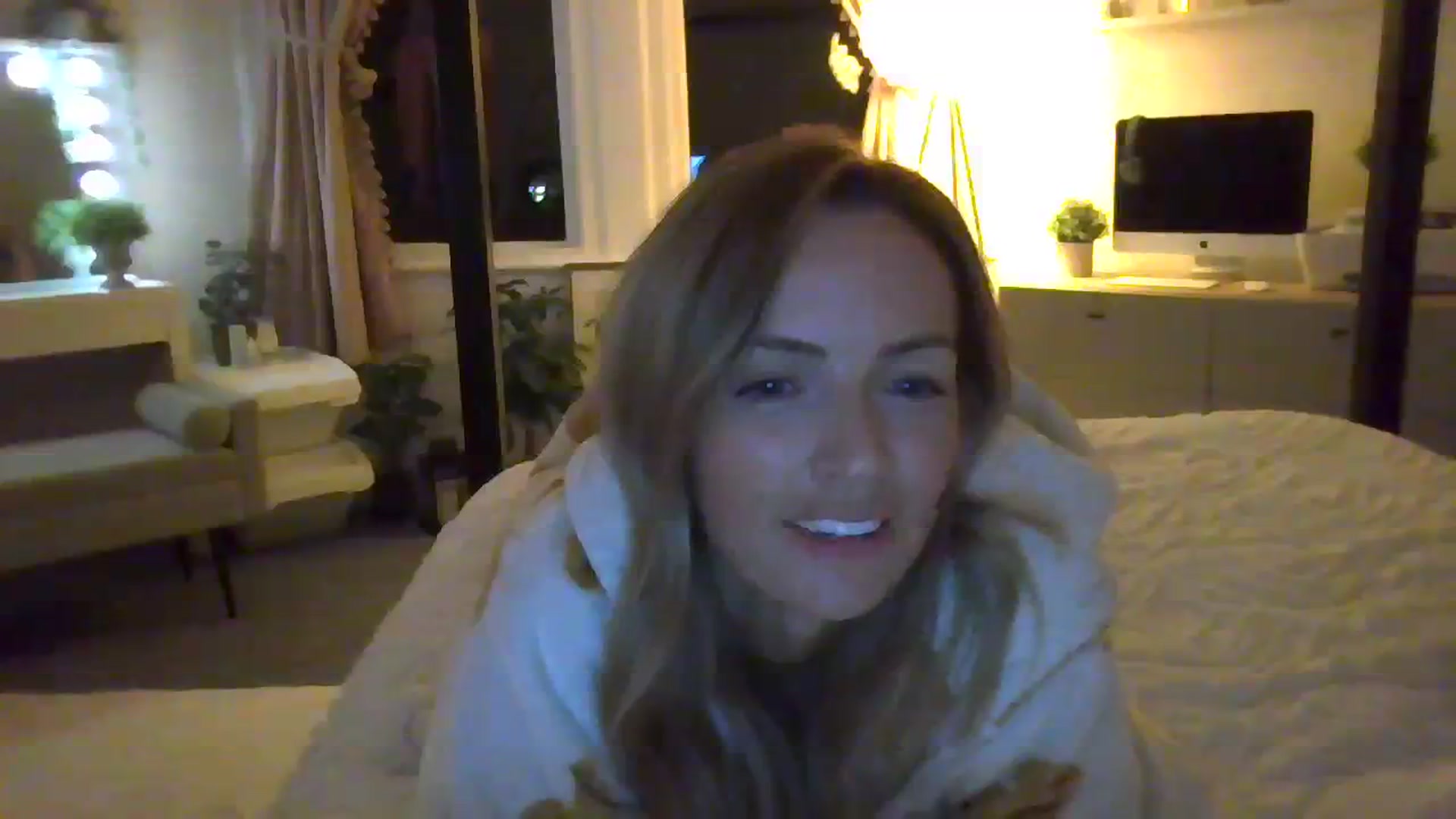 Gallery image thumbnail from Courtney's myfreecams stream on, 10/22/2023, 21:20 image 9 of 20