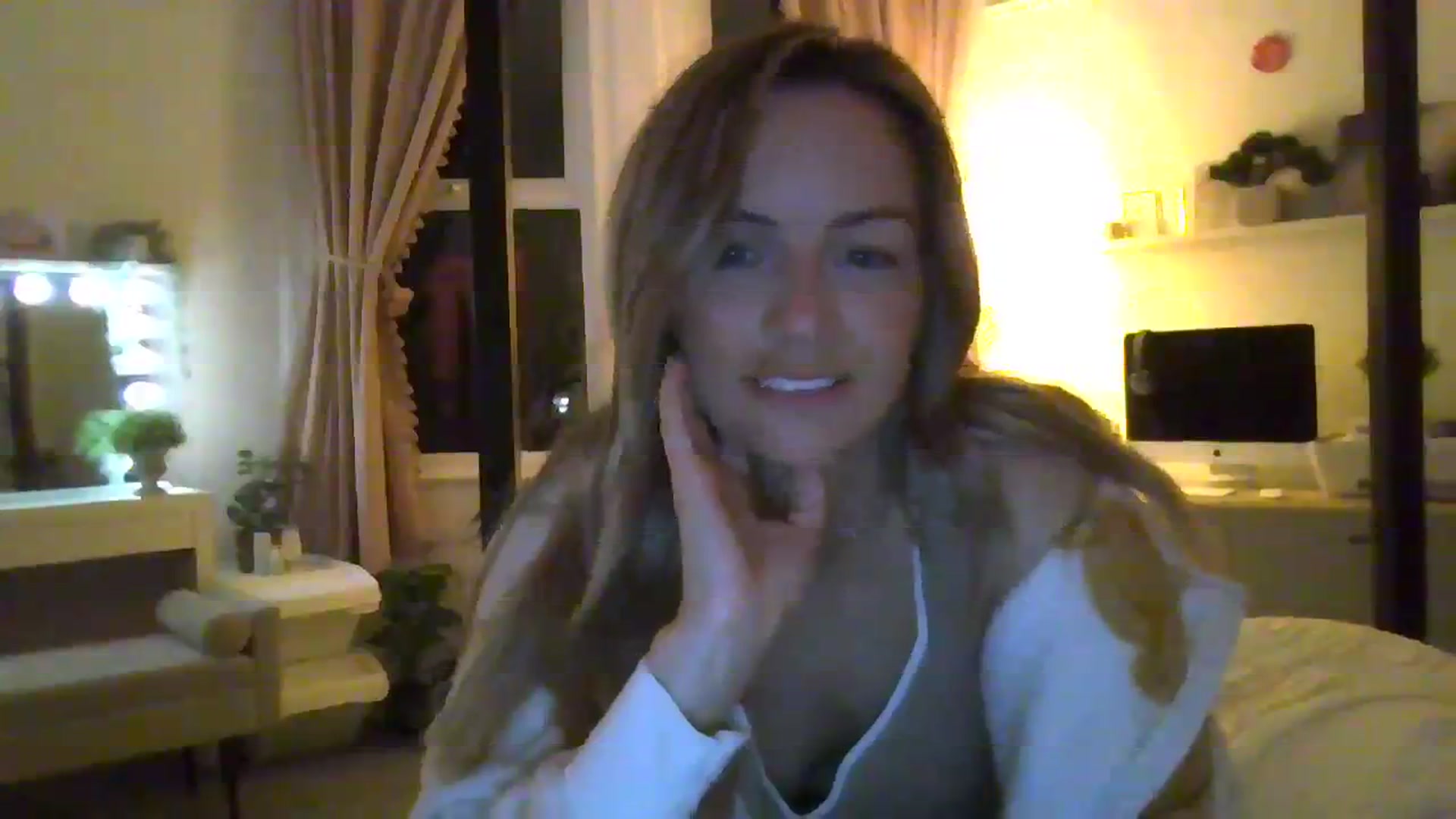 Gallery image thumbnail from Courtney's myfreecams stream on, 10/22/2023, 21:20 image 13 of 20