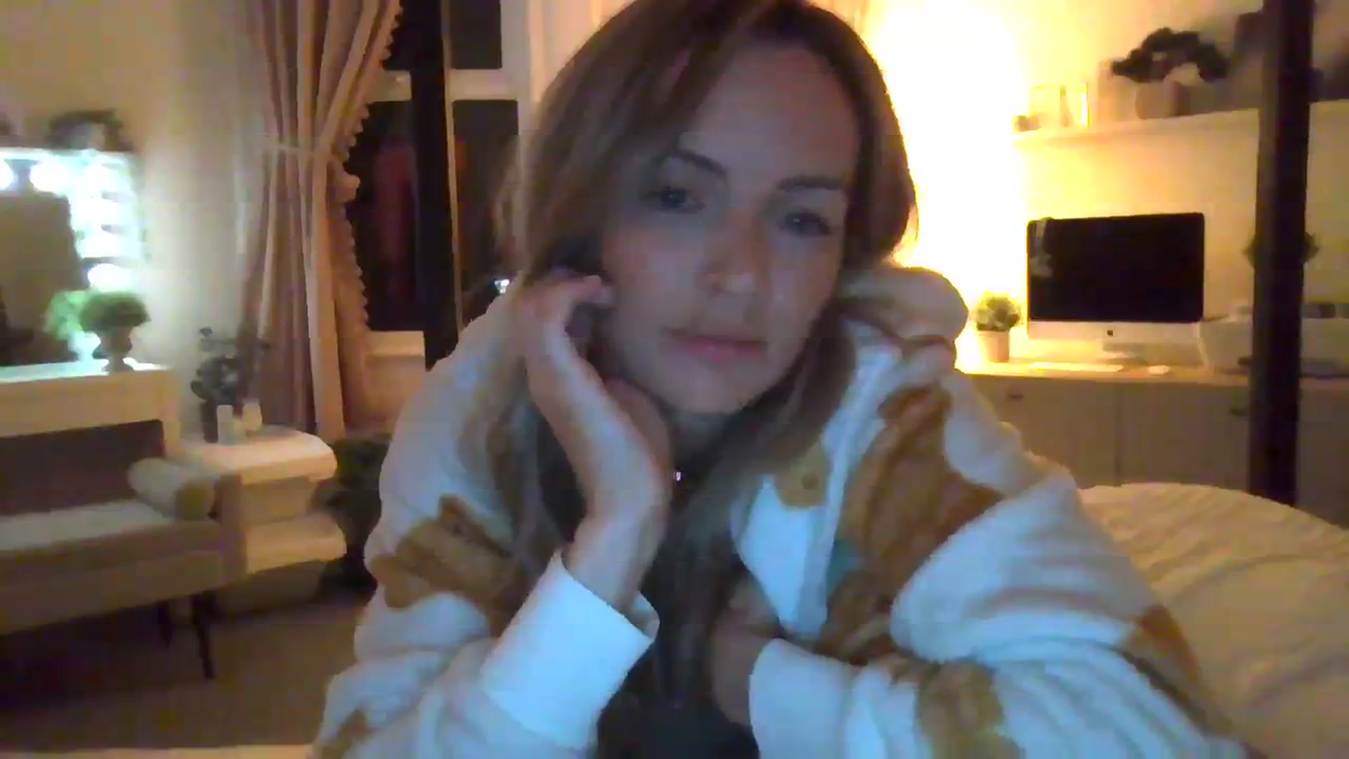 Gallery image thumbnail from Courtney's myfreecams stream on, 10/22/2023, 21:20 image 12 of 20
