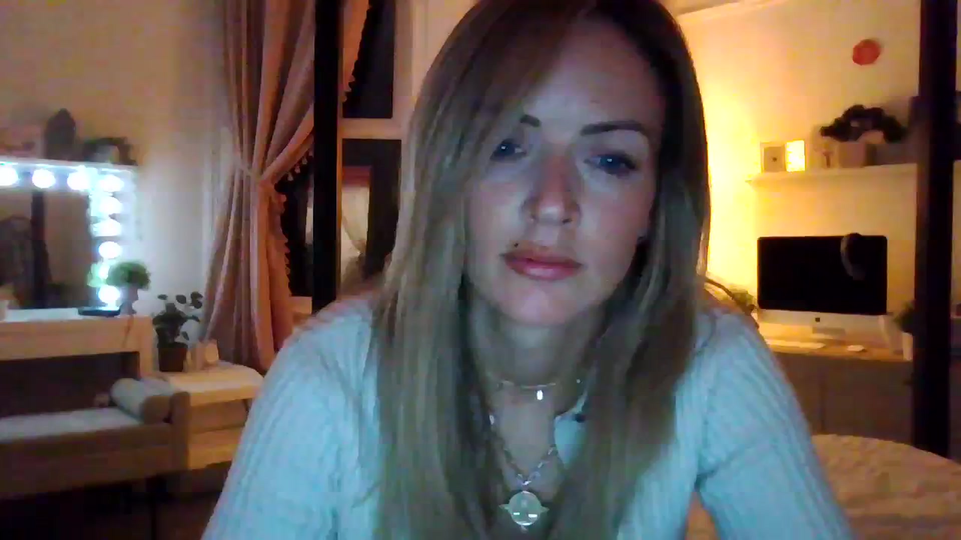 Gallery image thumbnail from Courtney's myfreecams stream on, 10/29/2023, 23:25 image 1 of 20