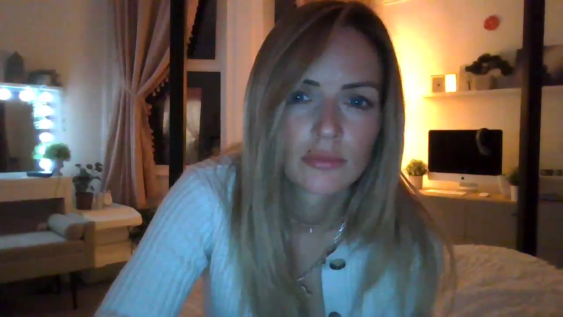 Gallery image thumbnail from Courtney's myfreecams stream on, 10/29/2023, 23:25 image 8 of 20