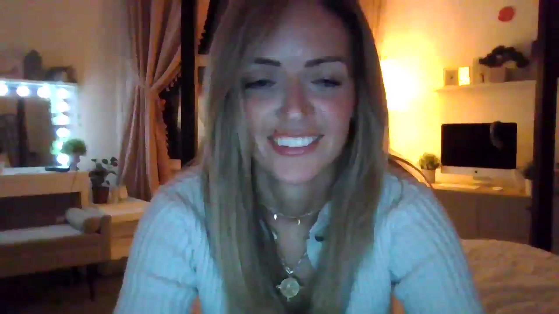 Gallery image thumbnail from Courtney's myfreecams stream on, 10/29/2023, 23:25 image 2 of 20