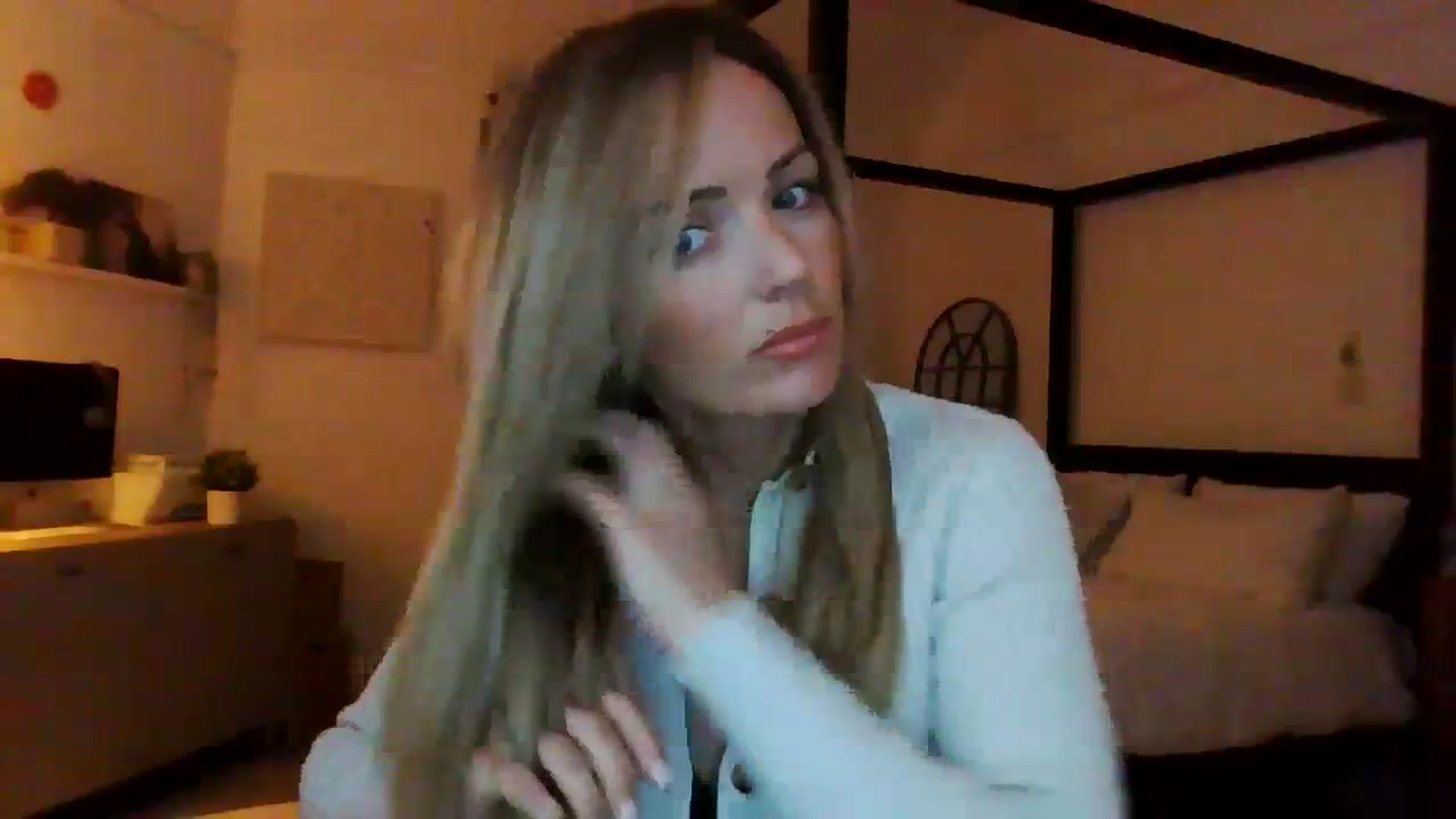 Gallery image thumbnail from Courtney's myfreecams stream on, 10/29/2023, 23:25 image 9 of 20