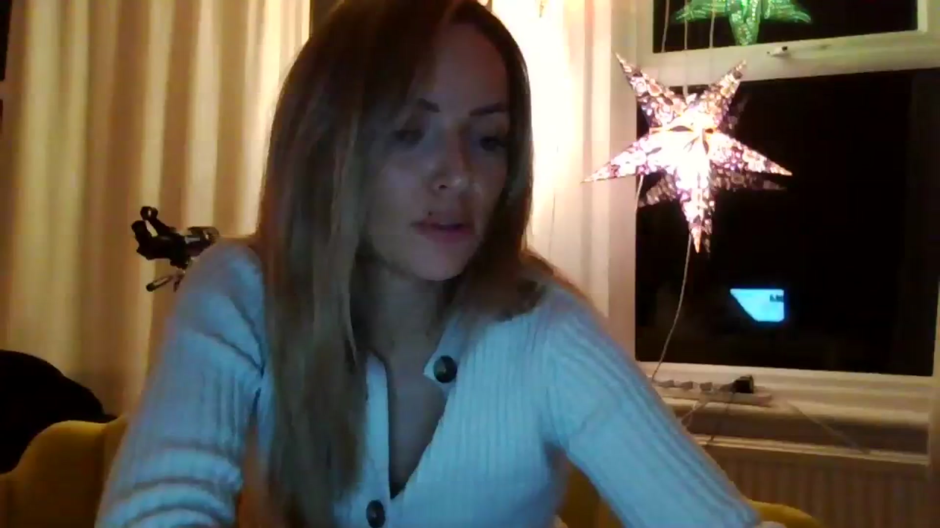 Gallery image thumbnail from Courtney's myfreecams stream on, 11/06/2023, 17:44 image 13 of 20