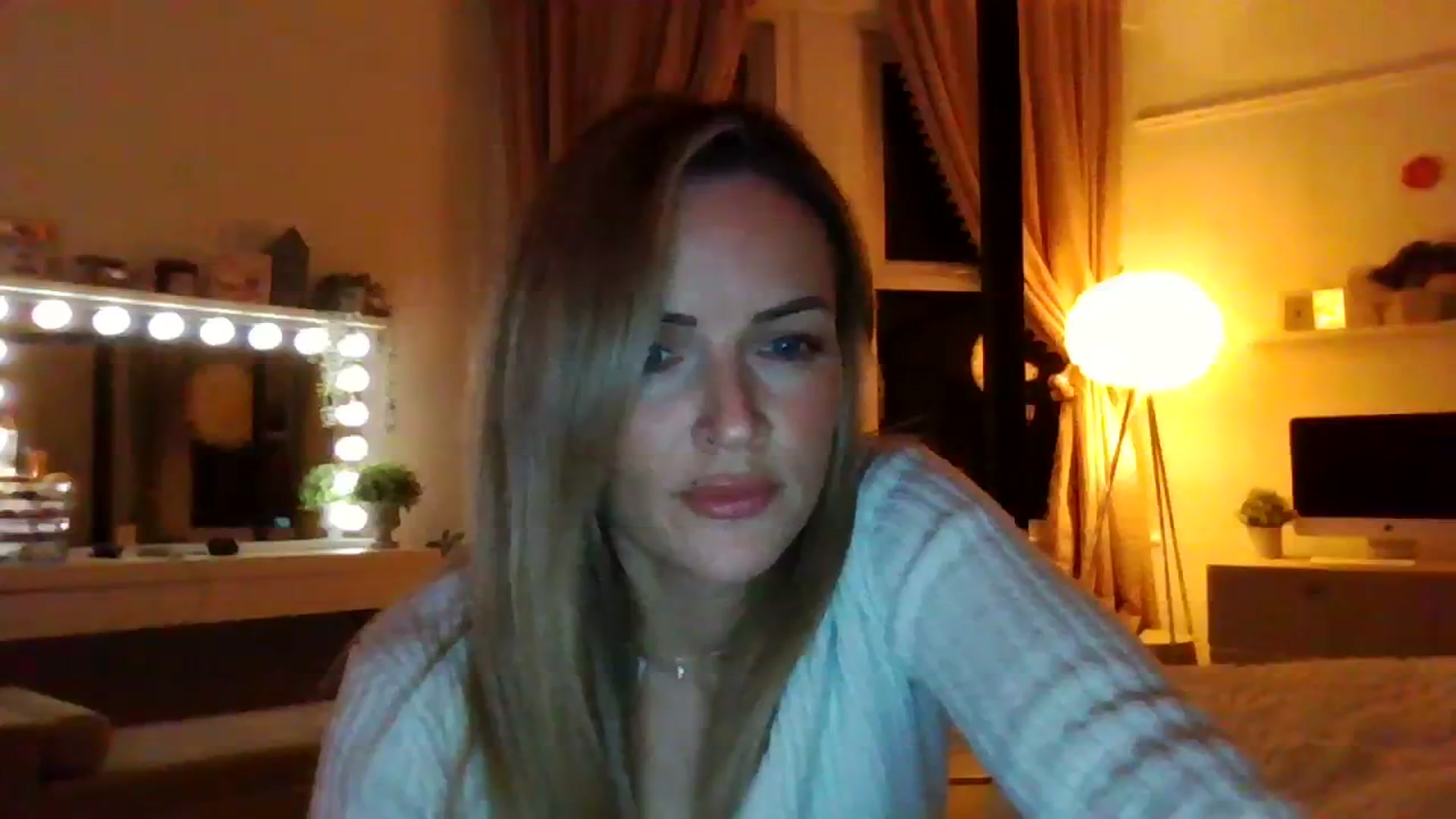 Gallery image thumbnail from Courtney's myfreecams stream on, 11/06/2023, 20:43 image 5 of 20