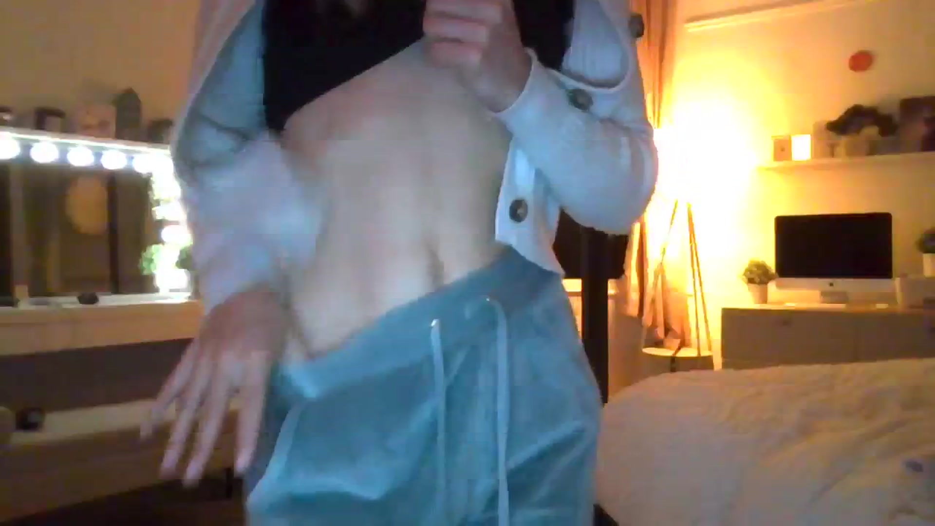 Gallery image thumbnail from Courtney's myfreecams stream on, 11/06/2023, 20:43 image 15 of 20