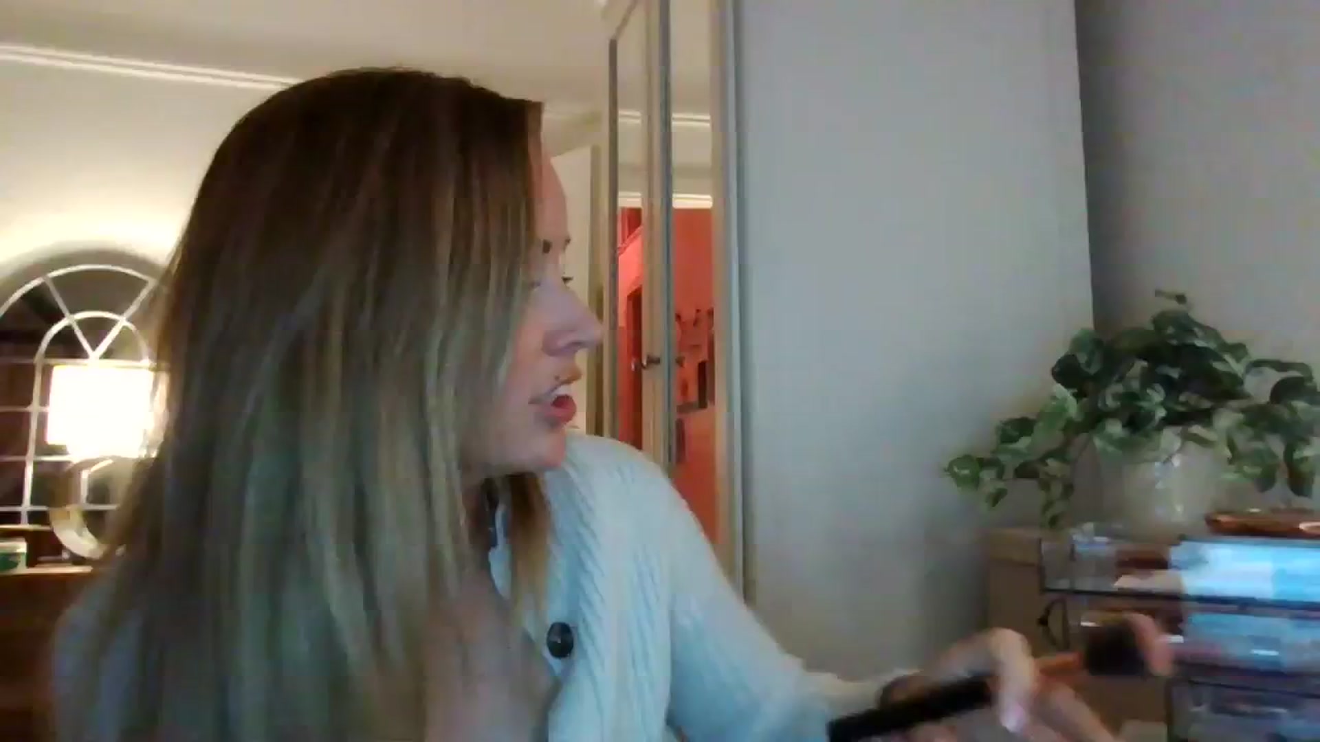 Gallery image thumbnail from Courtney's myfreecams stream on, 11/06/2023, 20:43 image 1 of 20