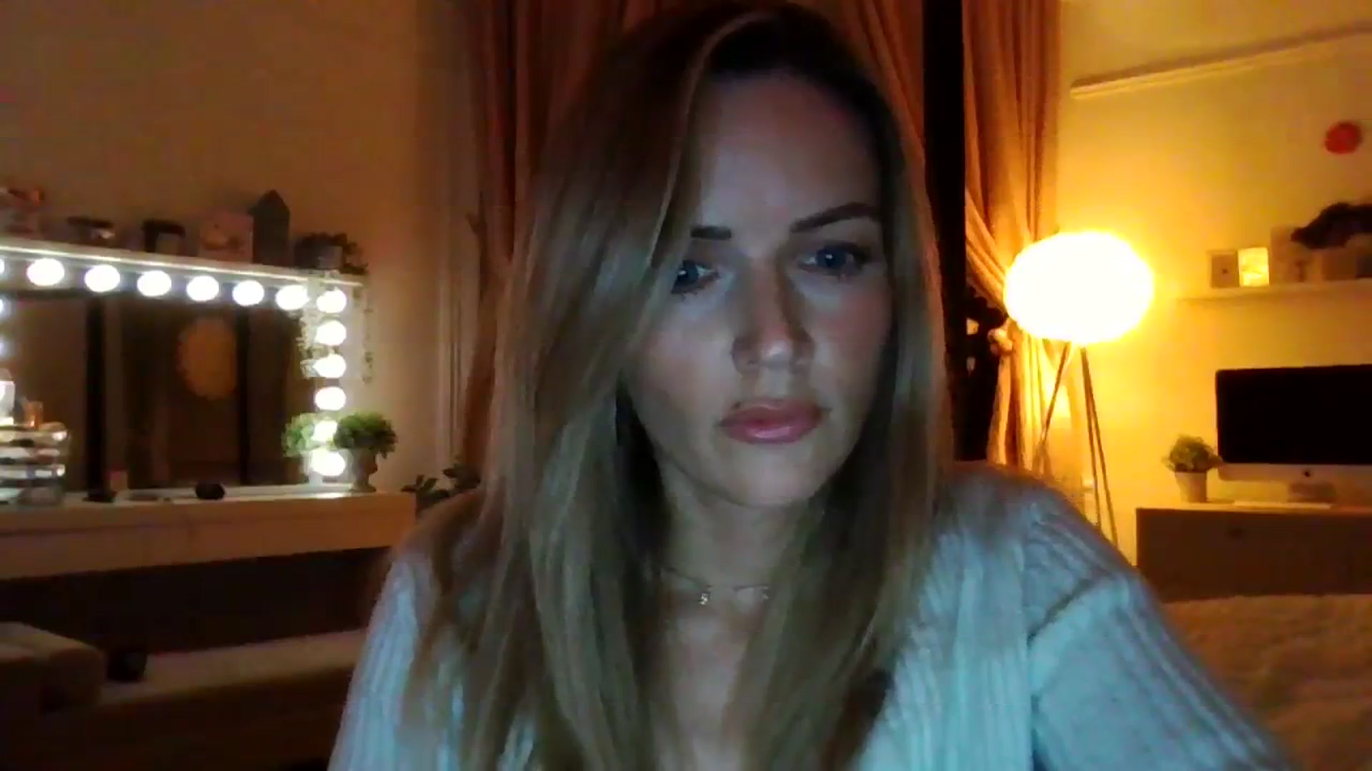 Gallery image thumbnail from Courtney's myfreecams stream on, 11/06/2023, 20:43 image 11 of 20
