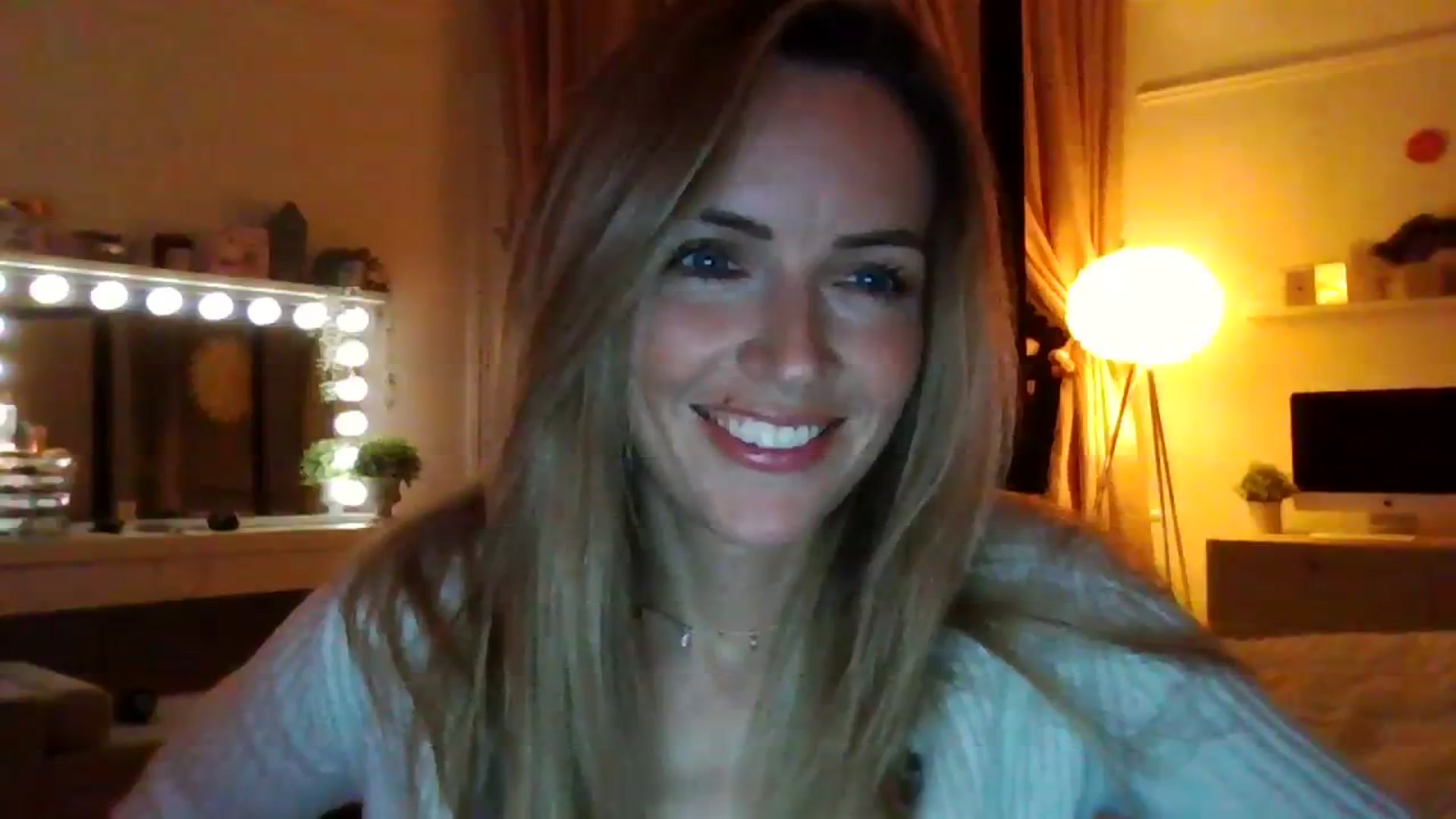 Gallery image thumbnail from Courtney's myfreecams stream on, 11/06/2023, 20:43 image 8 of 20