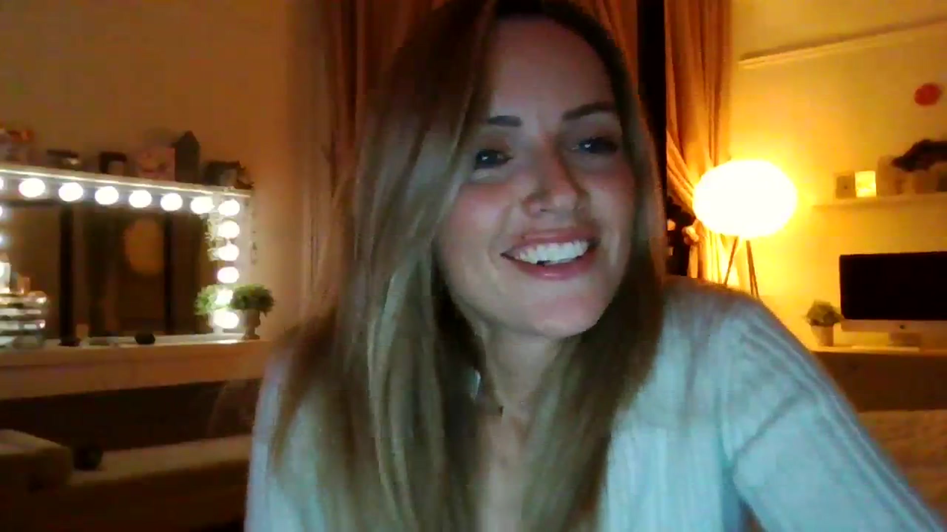 Gallery image thumbnail from Courtney's myfreecams stream on, 11/06/2023, 20:43 image 9 of 20