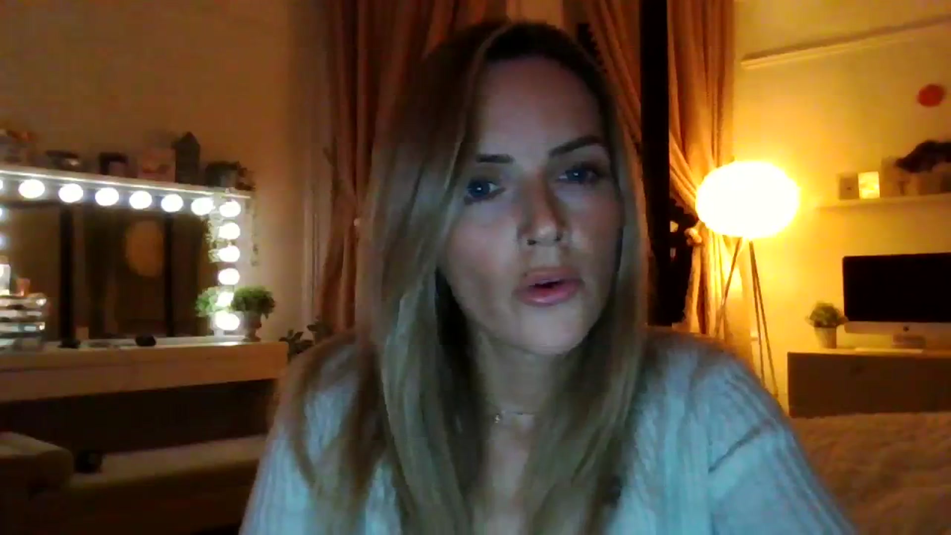 Gallery image thumbnail from Courtney's myfreecams stream on, 11/06/2023, 20:43 image 12 of 20
