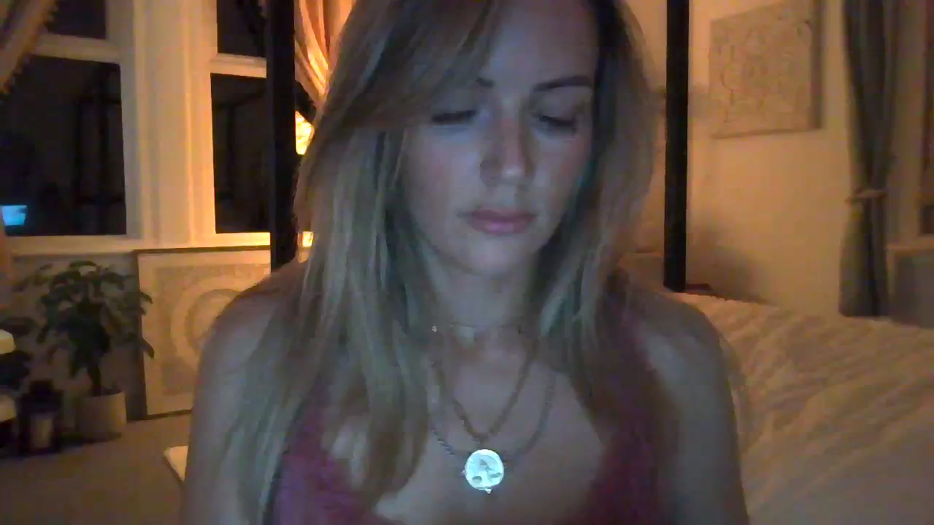 Gallery image thumbnail from Courtney's myfreecams stream on, 11/06/2023, 21:41 image 17 of 20