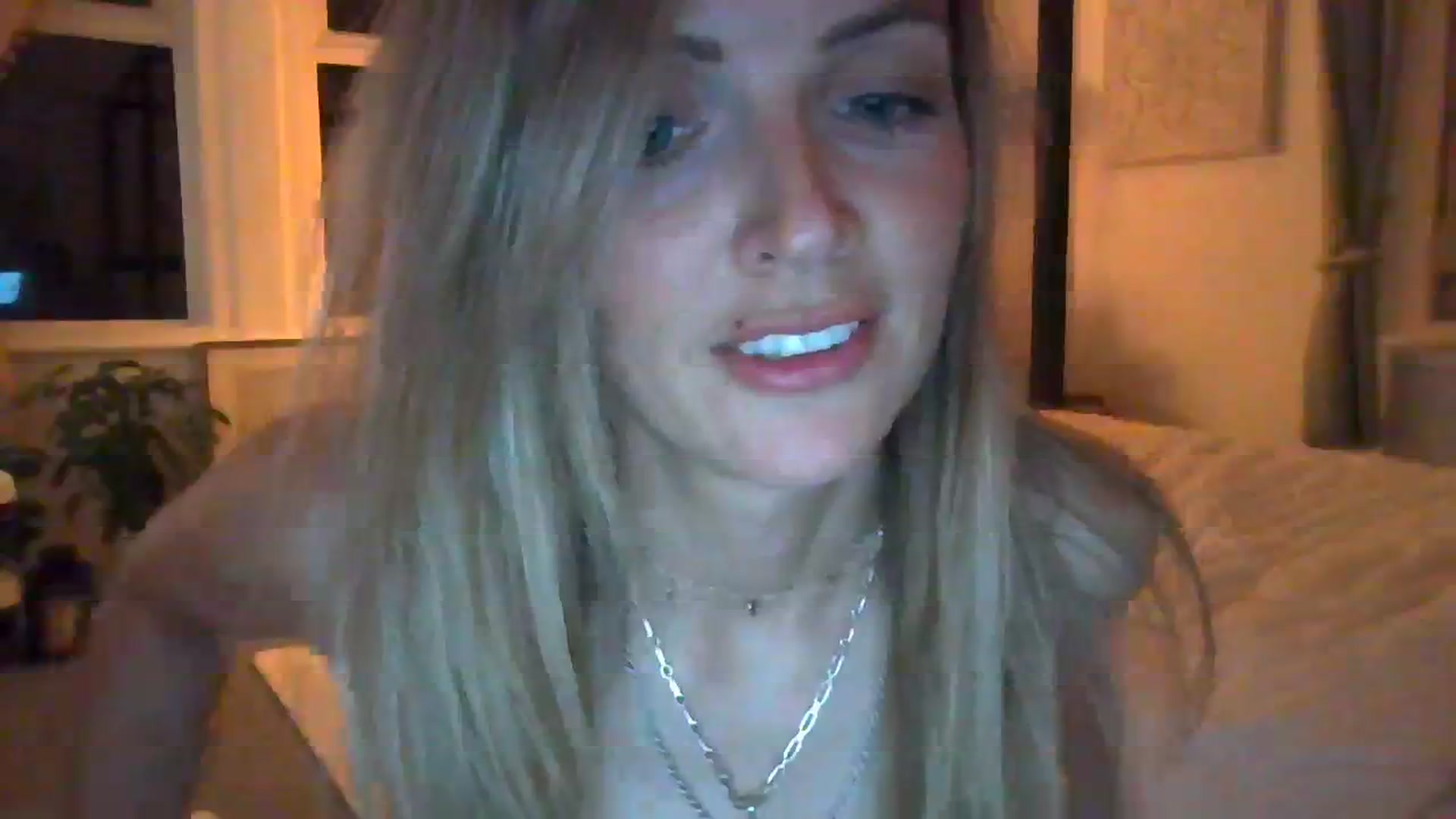 Gallery image thumbnail from Courtney's myfreecams stream on, 11/06/2023, 21:41 image 16 of 20