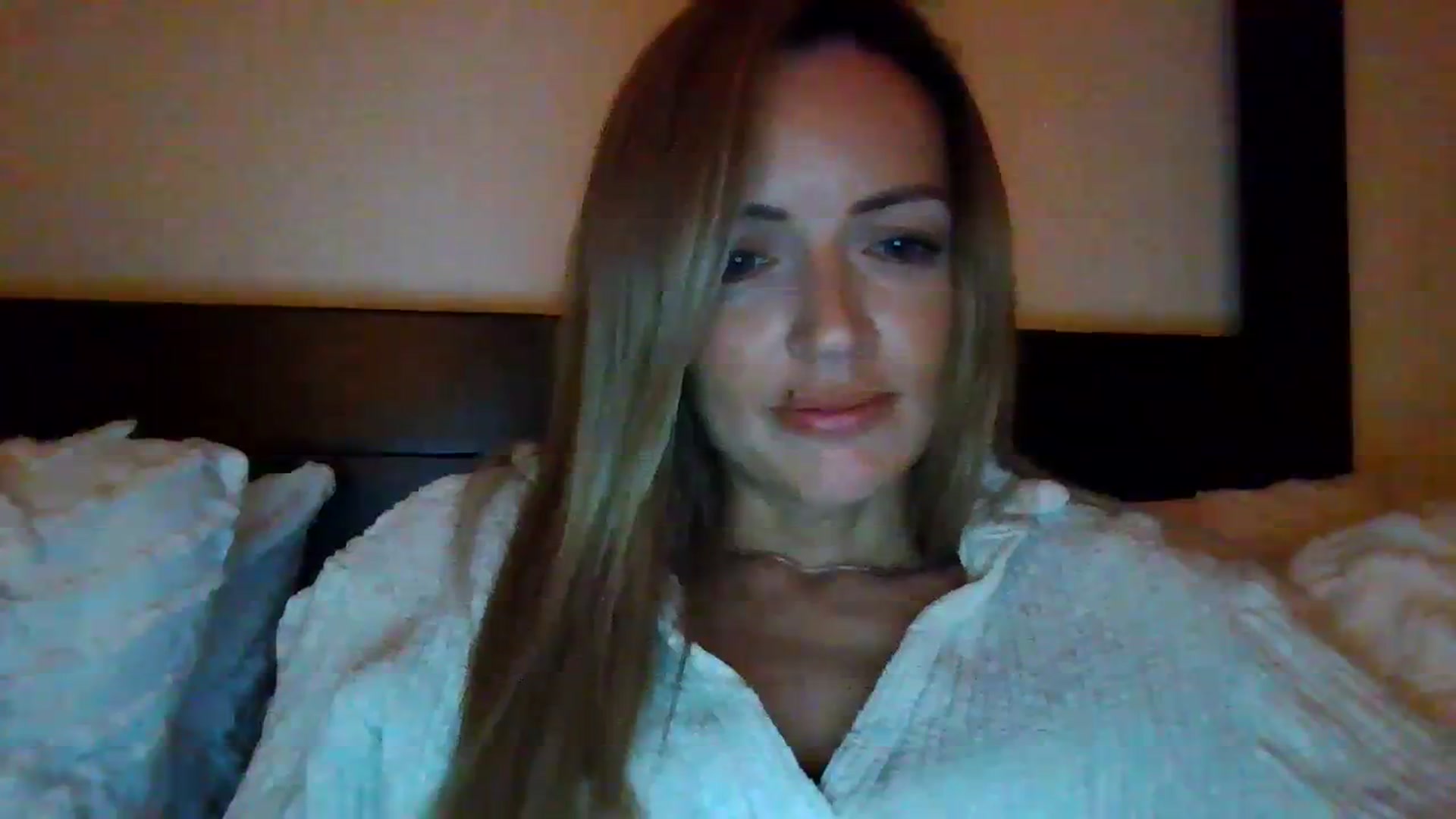 Gallery image thumbnail from Courtney's myfreecams stream on, 11/08/2023, 02:16 image 3 of 20