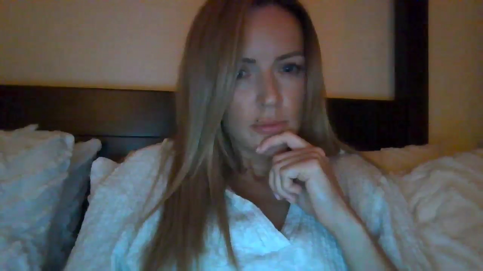 Gallery image thumbnail from Courtney's myfreecams stream on, 11/08/2023, 02:16 image 10 of 20