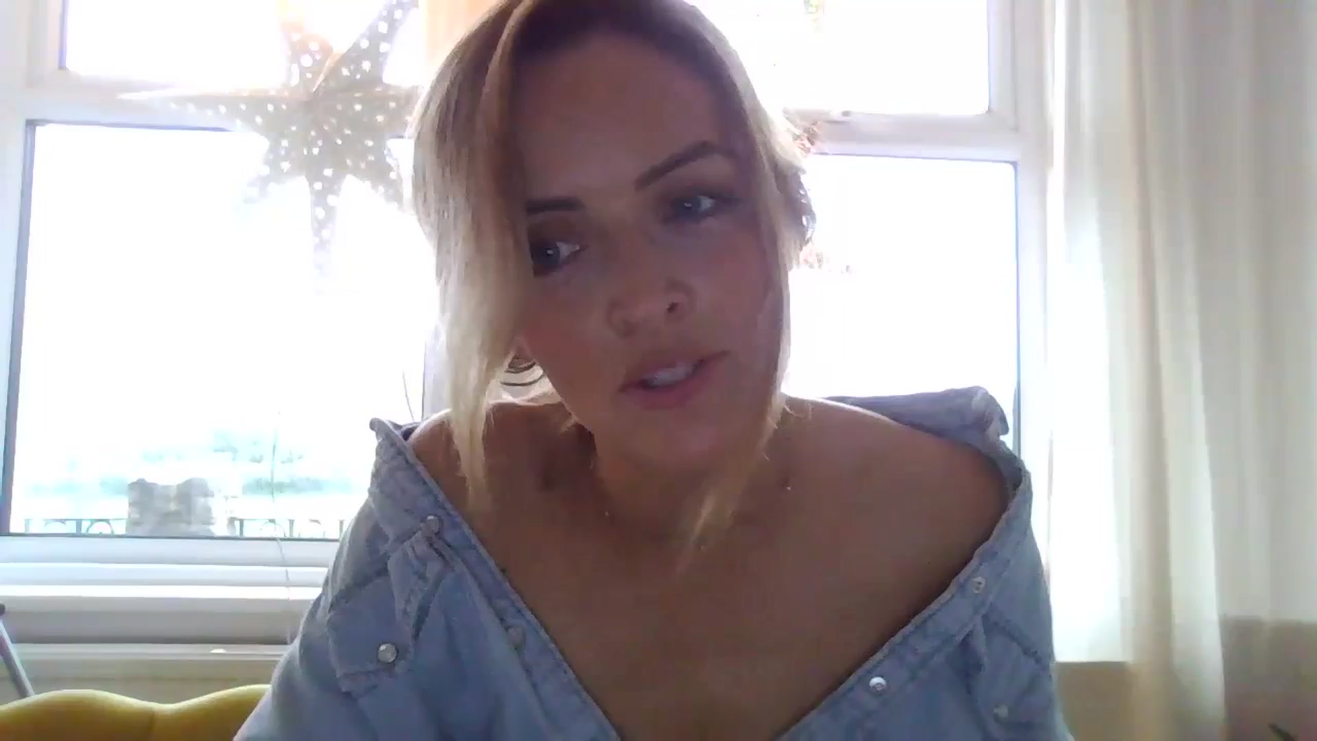 Gallery image thumbnail from Courtney's myfreecams stream on, 11/13/2023, 16:31 image 6 of 20