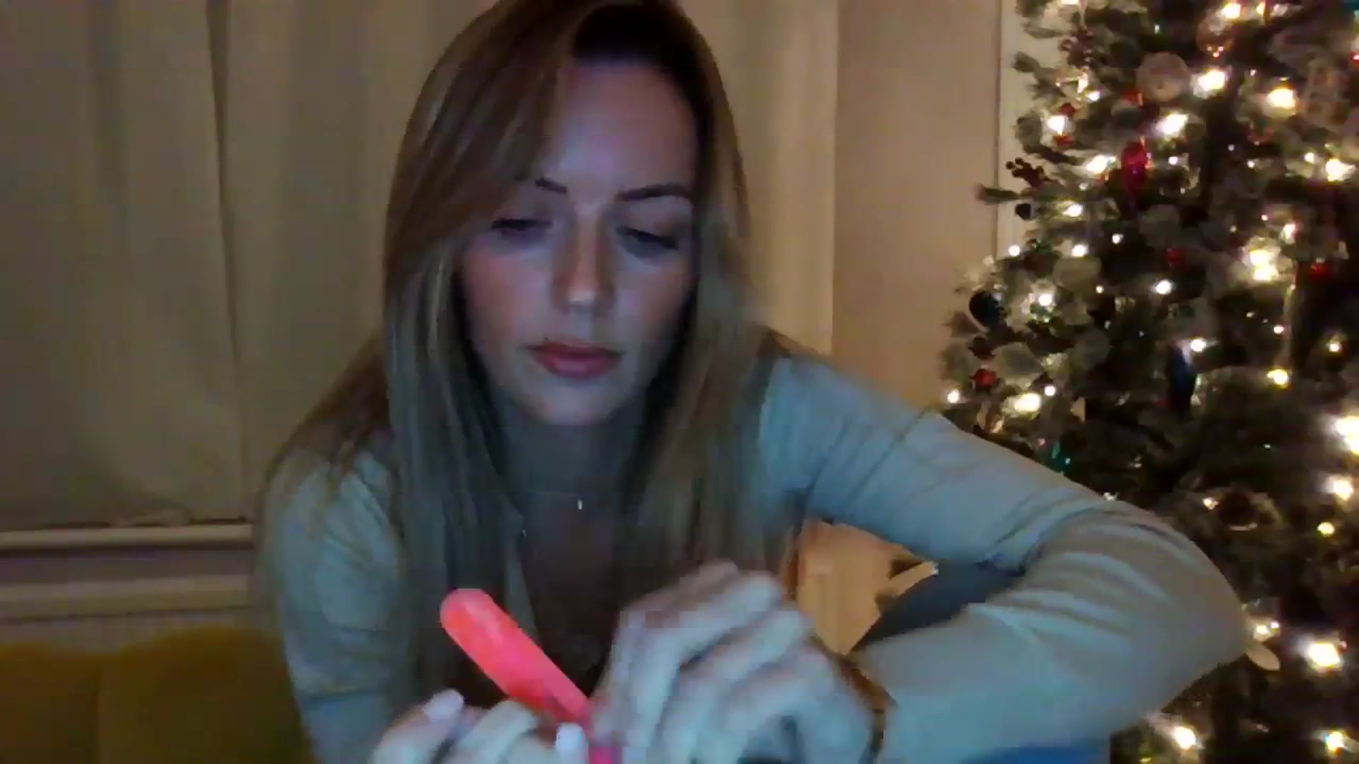 Gallery image thumbnail from Courtney's myfreecams stream on, 11/19/2023, 20:23 image 8 of 20