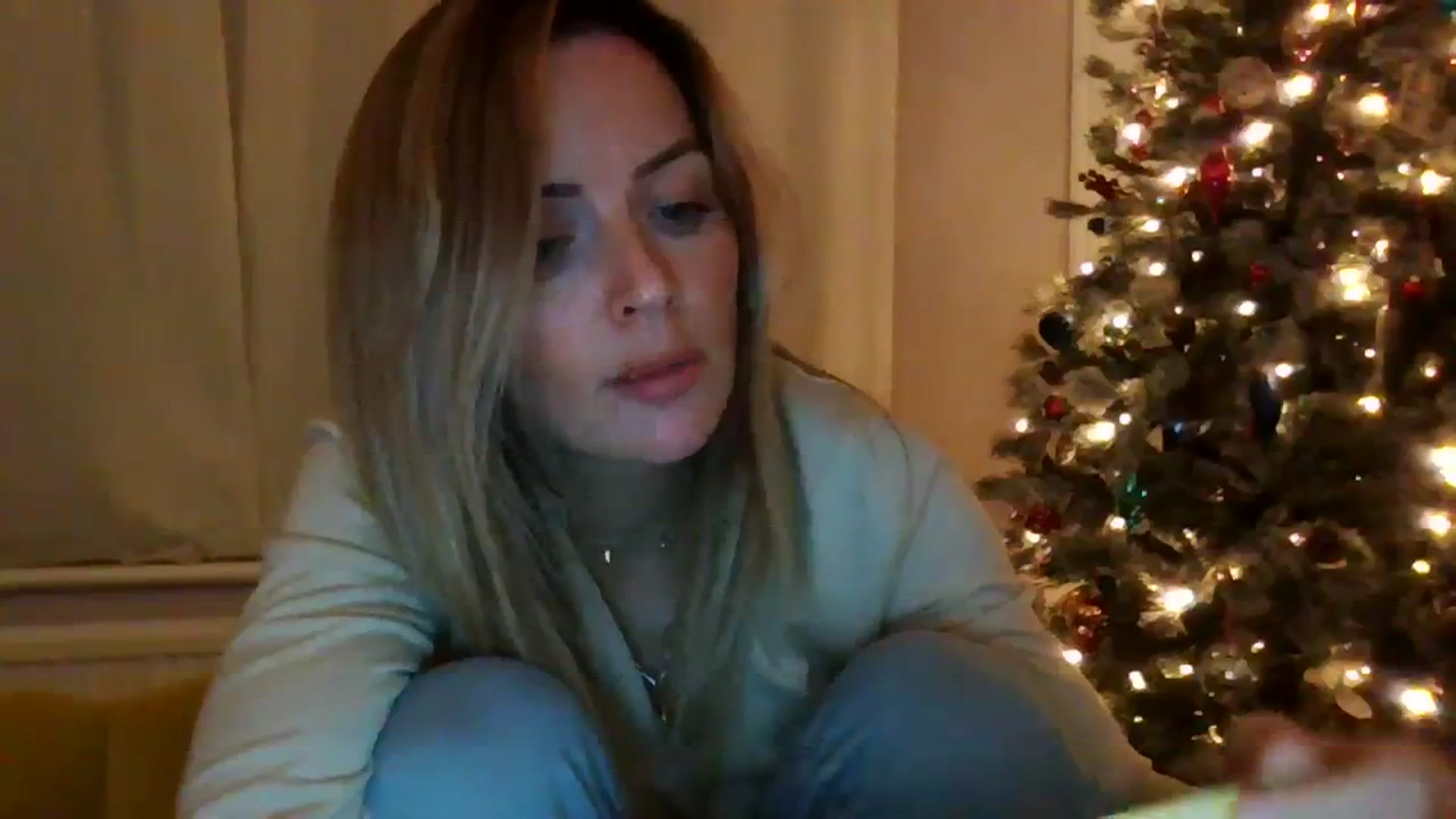 Gallery image thumbnail from Courtney's myfreecams stream on, 11/19/2023, 20:23 image 13 of 20