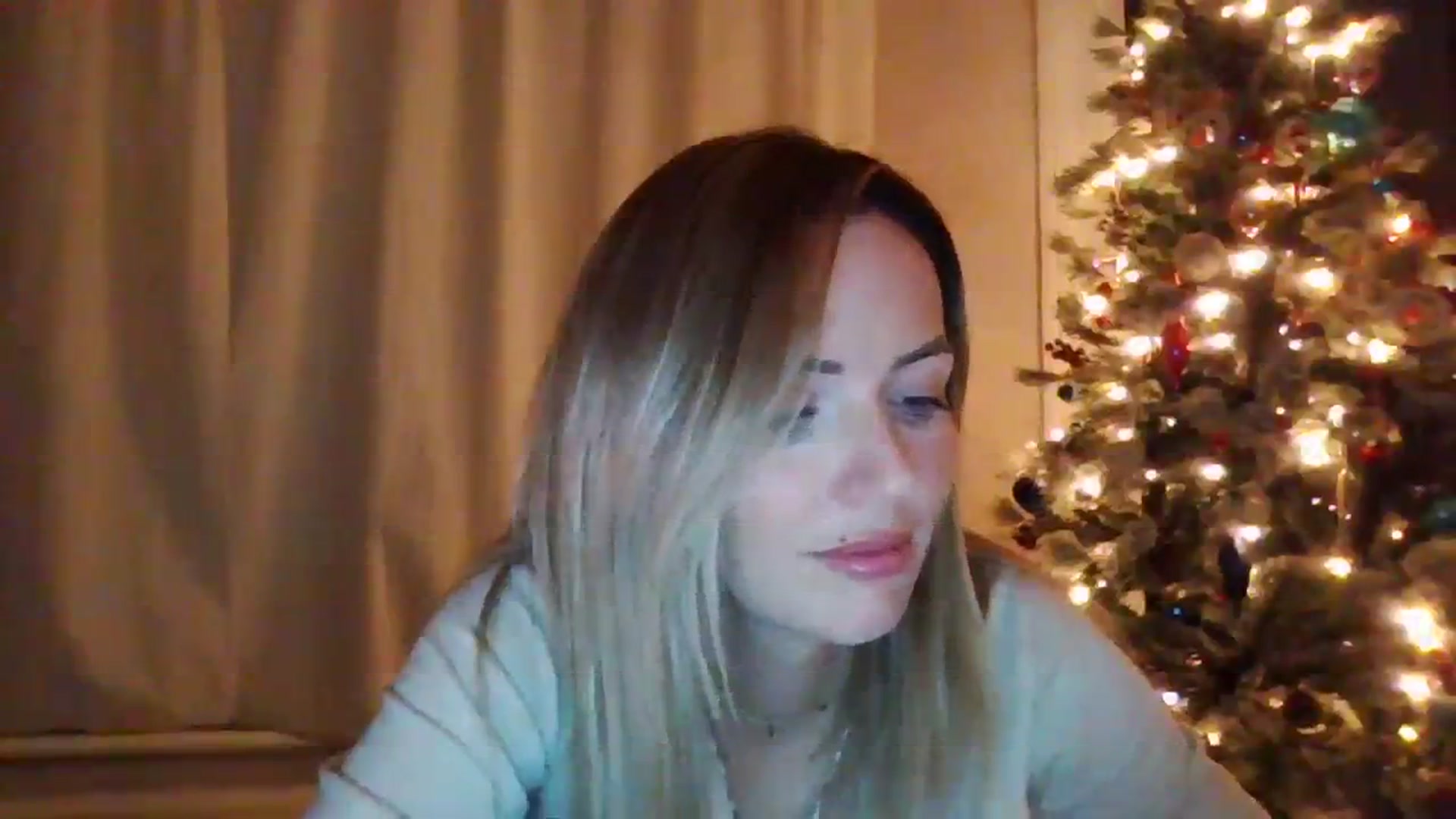 Gallery image thumbnail from Courtney's myfreecams stream on, 11/19/2023, 20:23 image 5 of 20