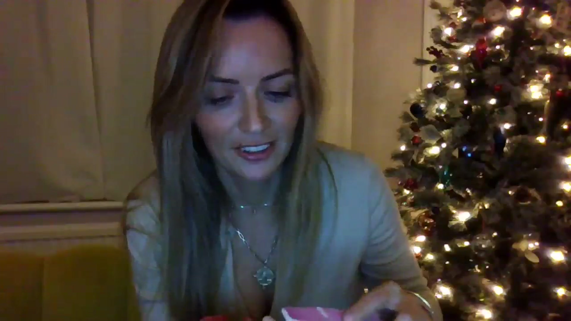 Gallery image thumbnail from Courtney's myfreecams stream on, 11/19/2023, 20:23 image 15 of 20