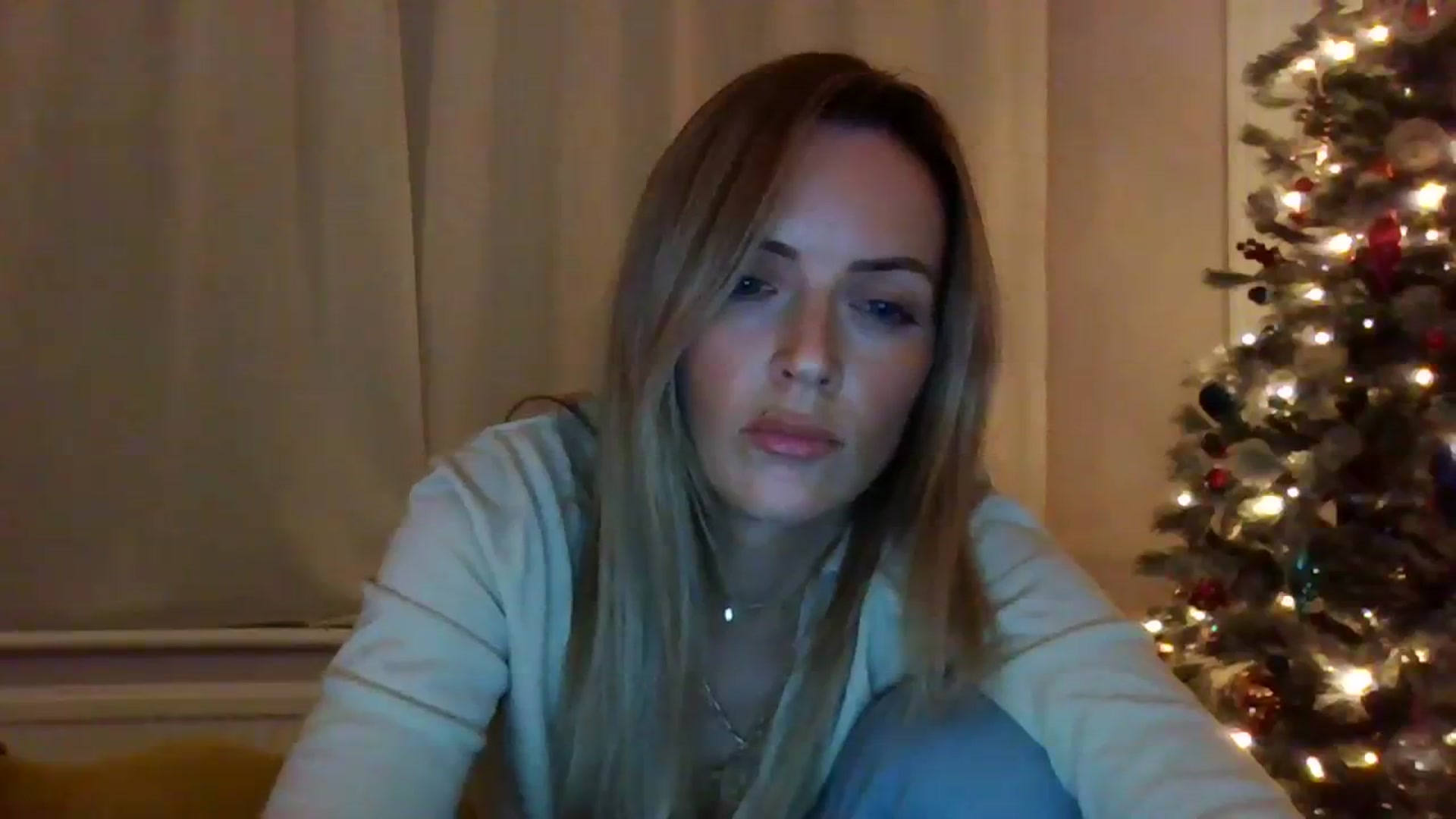 Gallery image thumbnail from Courtney's myfreecams stream on, 11/19/2023, 20:41 image 7 of 20