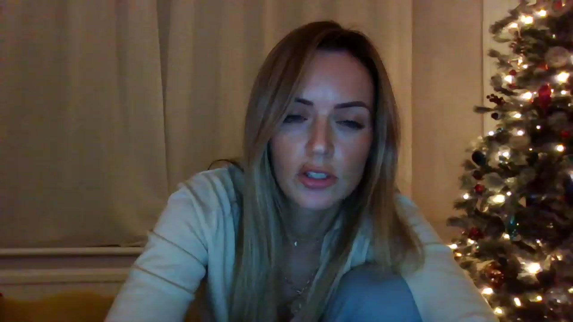 Gallery image thumbnail from Courtney's myfreecams stream on, 11/19/2023, 20:41 image 2 of 20